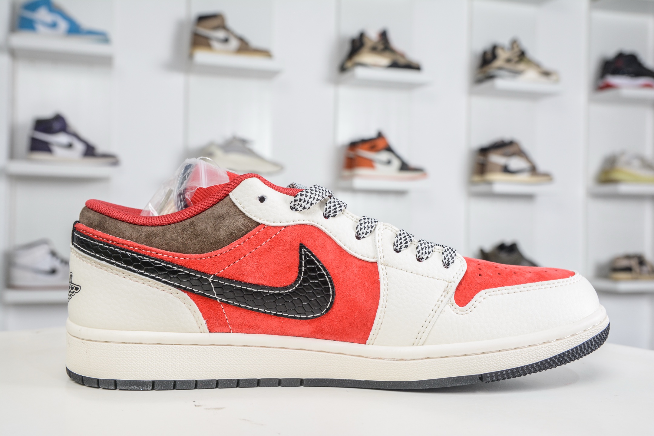 270 Nike Air Jordan 1 Low 马年限定-白红黑 FC7688-203-Chinese UA Cheap High Quatity Brand Clothes Bags handbags Sneakers wholesale wholesaler seller from China Factory suppliers Fashion Clothing Shoes best Quality Beautiful Price 270 Nike Air Jordan 1 Low 马年限定-白红黑 FC7688-203