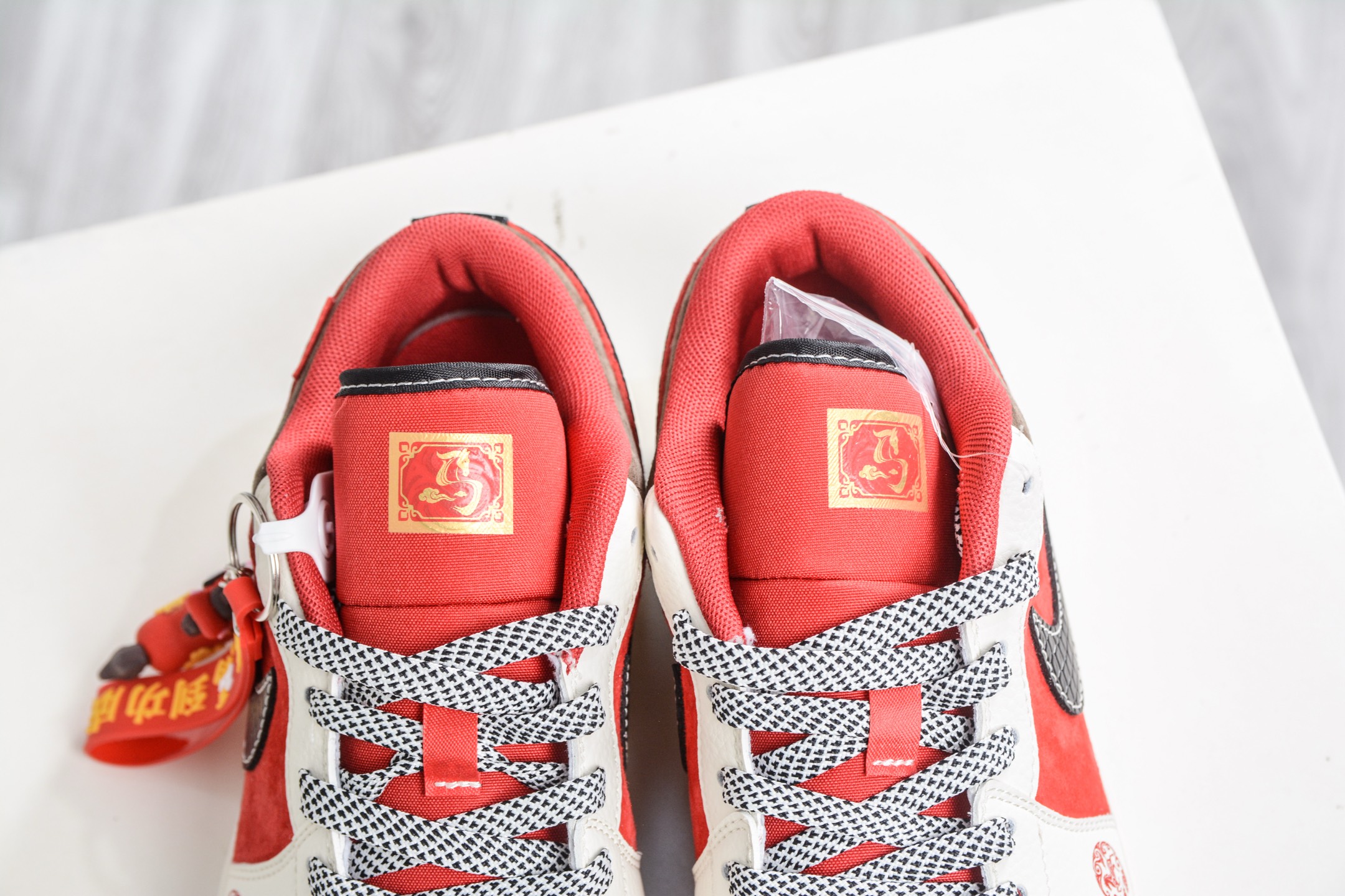 270 Nike Air Jordan 1 Low 马年限定-白红黑 FC7688-203-Chinese UA Cheap High Quatity Brand Clothes Bags handbags Sneakers wholesale wholesaler seller from China Factory suppliers Fashion Clothing Shoes best Quality Beautiful Price 270 Nike Air Jordan 1 Low 马年限定-白红黑 FC7688-203