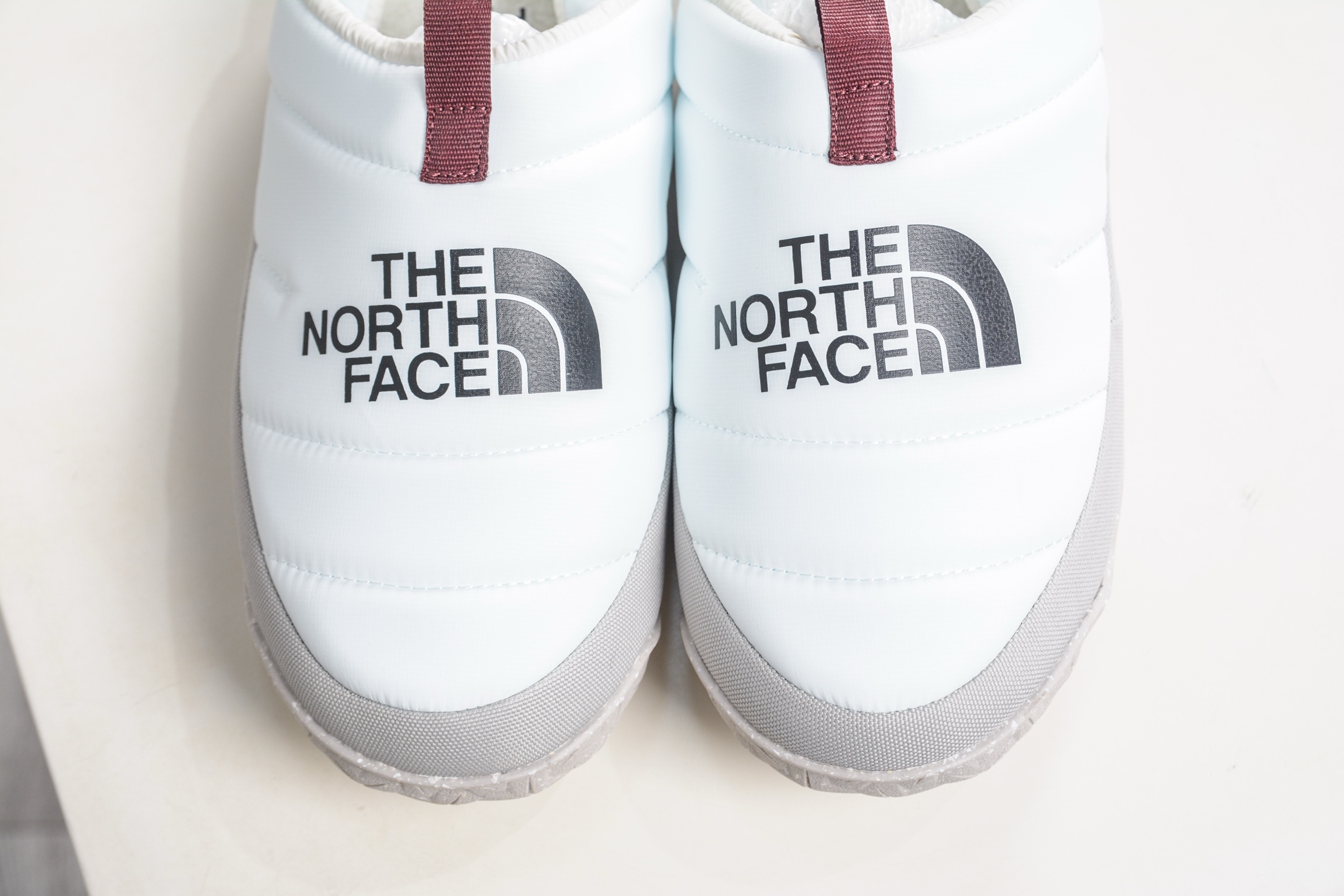 140 NUPTSE MULE 北面 休闲秋冬保暖绒毛 户外保暖棉鞋一脚穿懒人鞋 NFOA5G2BQ4C-080-Chinese UA Cheap High Quatity Brand Clothes Bags handbags Sneakers wholesale wholesaler seller from China Factory suppliers Fashion Clothing Shoes best Quality Beautiful Price 140 NUPTSE MULE 北面 休闲秋冬保暖绒毛 户外保暖棉鞋一脚穿懒人鞋 NFOA5G2BQ4C-080