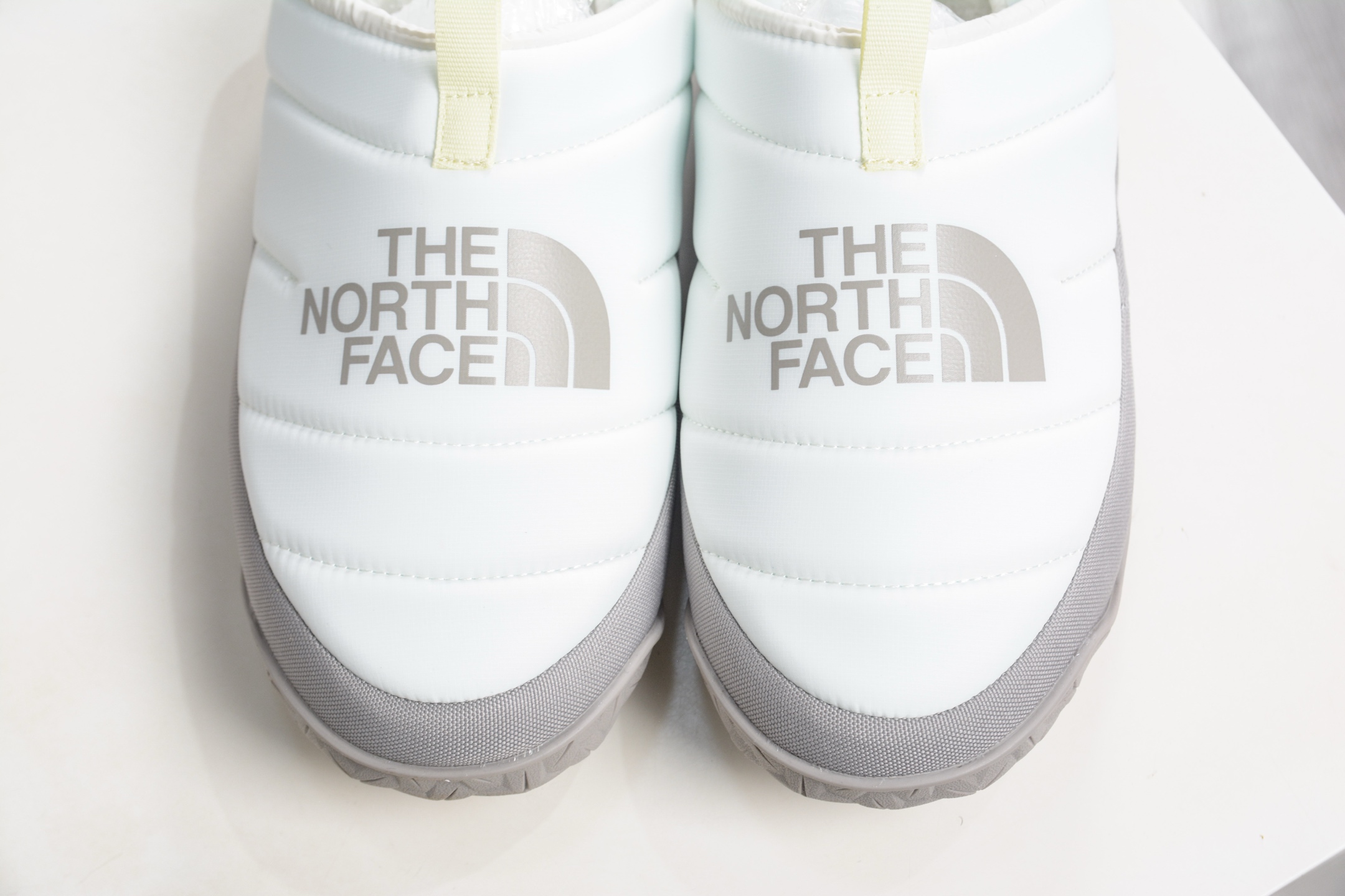 140 NUPTSE MULE 北面 休闲秋冬保暖绒毛 户外保暖棉鞋一脚穿懒人鞋 NFOA5G2B7UR-090-Chinese UA Cheap High Quatity Brand Clothes Bags handbags Sneakers wholesale wholesaler seller from China Factory suppliers Fashion Clothing Shoes best Quality Beautiful Price 140 NUPTSE MULE 北面 休闲秋冬保暖绒毛 户外保暖棉鞋一脚穿懒人鞋 NFOA5G2B7UR-090