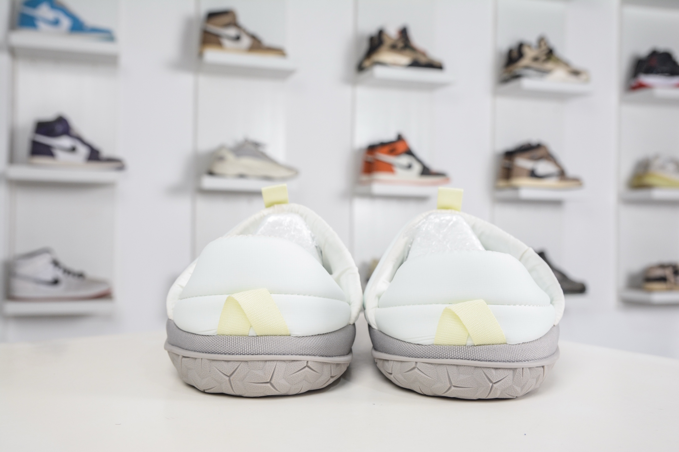 140 NUPTSE MULE 北面 休闲秋冬保暖绒毛 户外保暖棉鞋一脚穿懒人鞋 NFOA5G2B7UR-090-Chinese UA Cheap High Quatity Brand Clothes Bags handbags Sneakers wholesale wholesaler seller from China Factory suppliers Fashion Clothing Shoes best Quality Beautiful Price 140 NUPTSE MULE 北面 休闲秋冬保暖绒毛 户外保暖棉鞋一脚穿懒人鞋 NFOA5G2B7UR-090