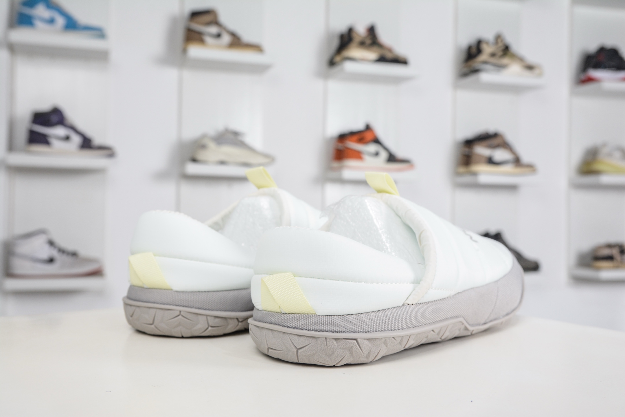 140 NUPTSE MULE 北面 休闲秋冬保暖绒毛 户外保暖棉鞋一脚穿懒人鞋 NFOA5G2B7UR-090-Chinese UA Cheap High Quatity Brand Clothes Bags handbags Sneakers wholesale wholesaler seller from China Factory suppliers Fashion Clothing Shoes best Quality Beautiful Price 140 NUPTSE MULE 北面 休闲秋冬保暖绒毛 户外保暖棉鞋一脚穿懒人鞋 NFOA5G2B7UR-090