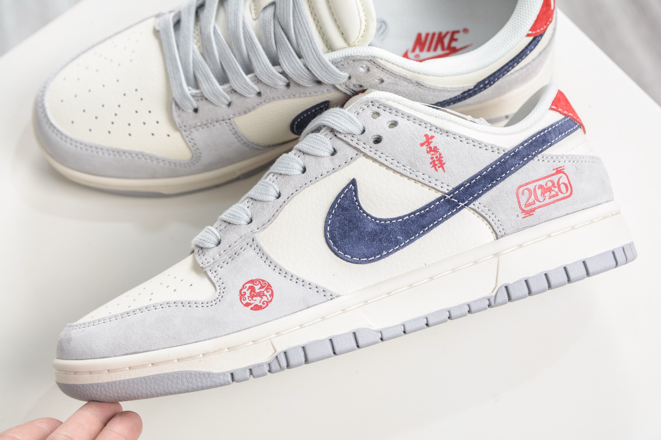 270 Nike SB Dunk Low 马年限定-米灰深蓝勾 FC1688-255