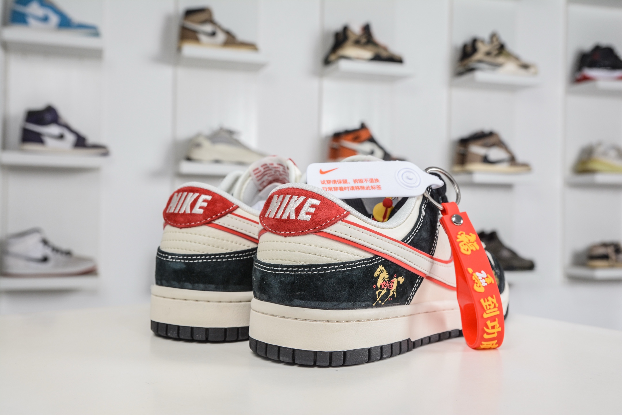 270 Nike SB Dunk Low 马年限定-黑白红 FC1688-259-Chinese UA Cheap High Quatity Brand Clothes Bags handbags Sneakers wholesale wholesaler seller from China Factory suppliers Fashion Clothing Shoes best Quality Beautiful Price 270 Nike SB Dunk Low 马年限定-黑白红 FC1688-259