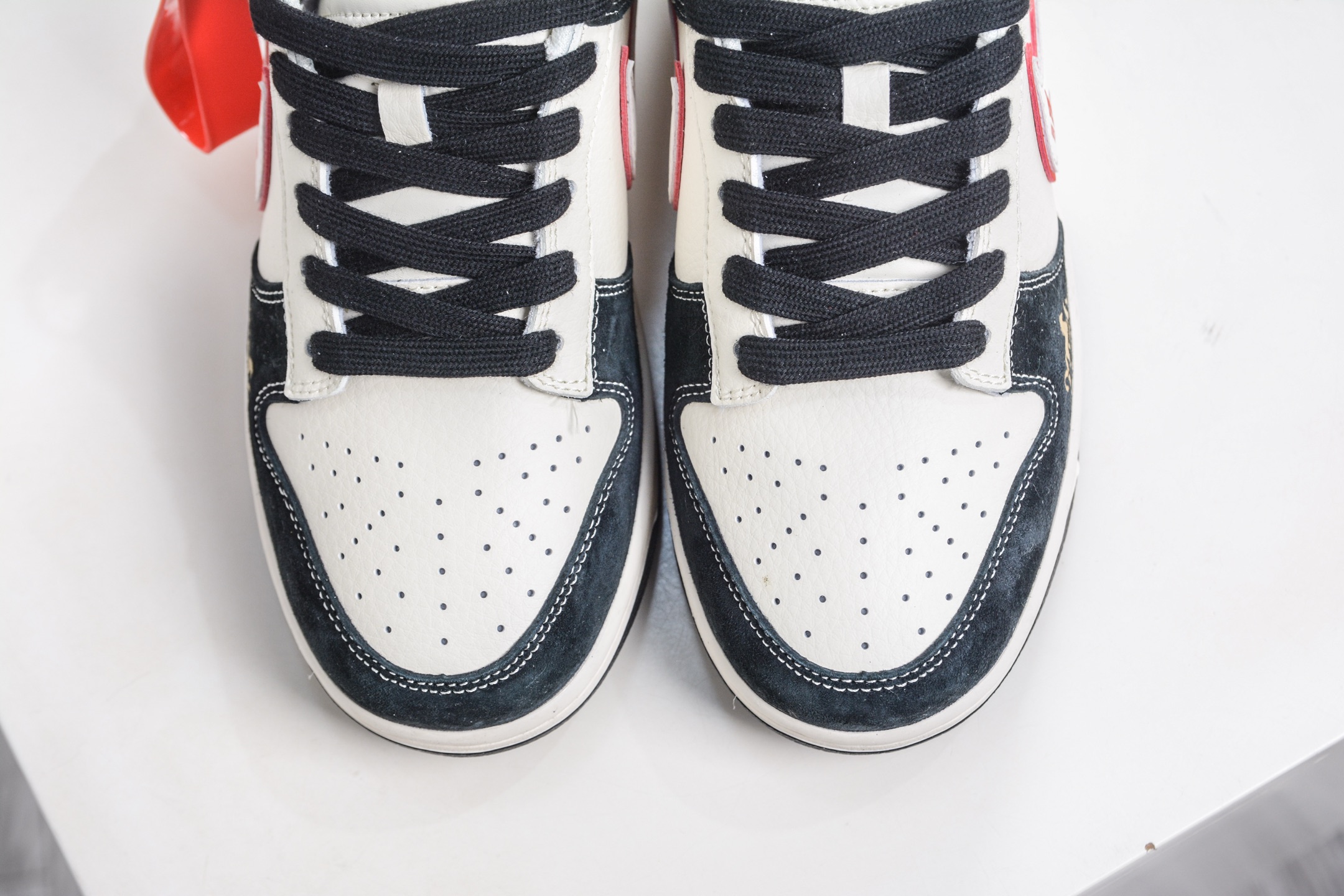 270 Nike SB Dunk Low 马年限定-黑白红 FC1688-259-Chinese UA Cheap High Quatity Brand Clothes Bags handbags Sneakers wholesale wholesaler seller from China Factory suppliers Fashion Clothing Shoes best Quality Beautiful Price 270 Nike SB Dunk Low 马年限定-黑白红 FC1688-259