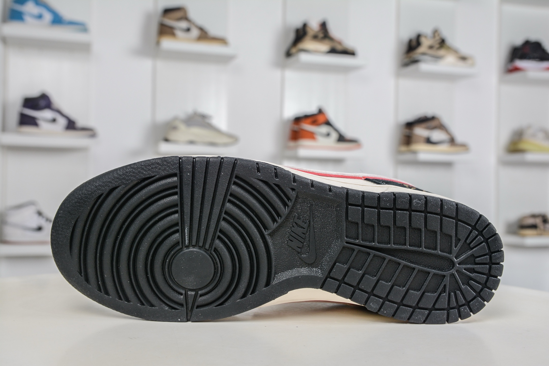 270 Nike SB Dunk Low 马年限定-黑白红 FC1688-259-Chinese UA Cheap High Quatity Brand Clothes Bags handbags Sneakers wholesale wholesaler seller from China Factory suppliers Fashion Clothing Shoes best Quality Beautiful Price 270 Nike SB Dunk Low 马年限定-黑白红 FC1688-259