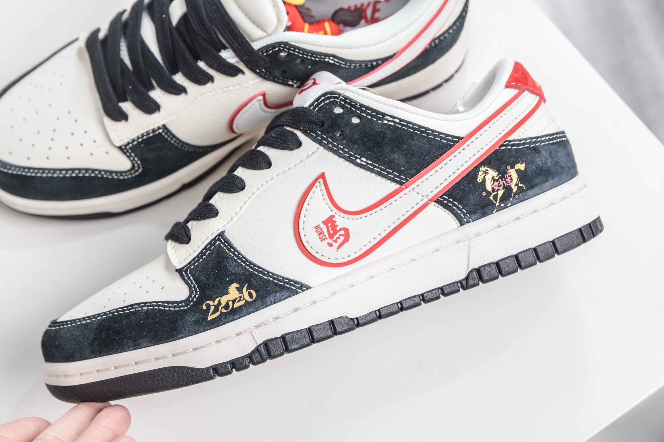 270 Nike SB Dunk Low 马年限定-黑白红 FC1688-259-Chinese UA Cheap High Quatity Brand Clothes Bags handbags Sneakers wholesale wholesaler seller from China Factory suppliers Fashion Clothing Shoes best Quality Beautiful Price 270 Nike SB Dunk Low 马年限定-黑白红 FC1688-259