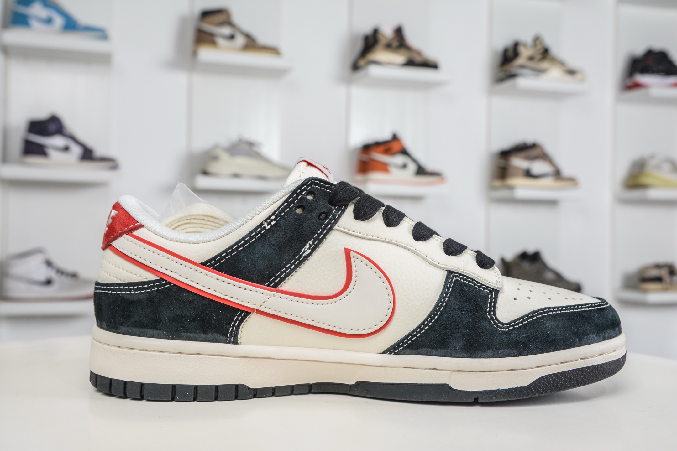 270 Nike SB Dunk Low 马年限定-黑白红 FC1688-259-Chinese UA Cheap High Quatity Brand Clothes Bags handbags Sneakers wholesale wholesaler seller from China Factory suppliers Fashion Clothing Shoes best Quality Beautiful Price 270 Nike SB Dunk Low 马年限定-黑白红 FC1688-259