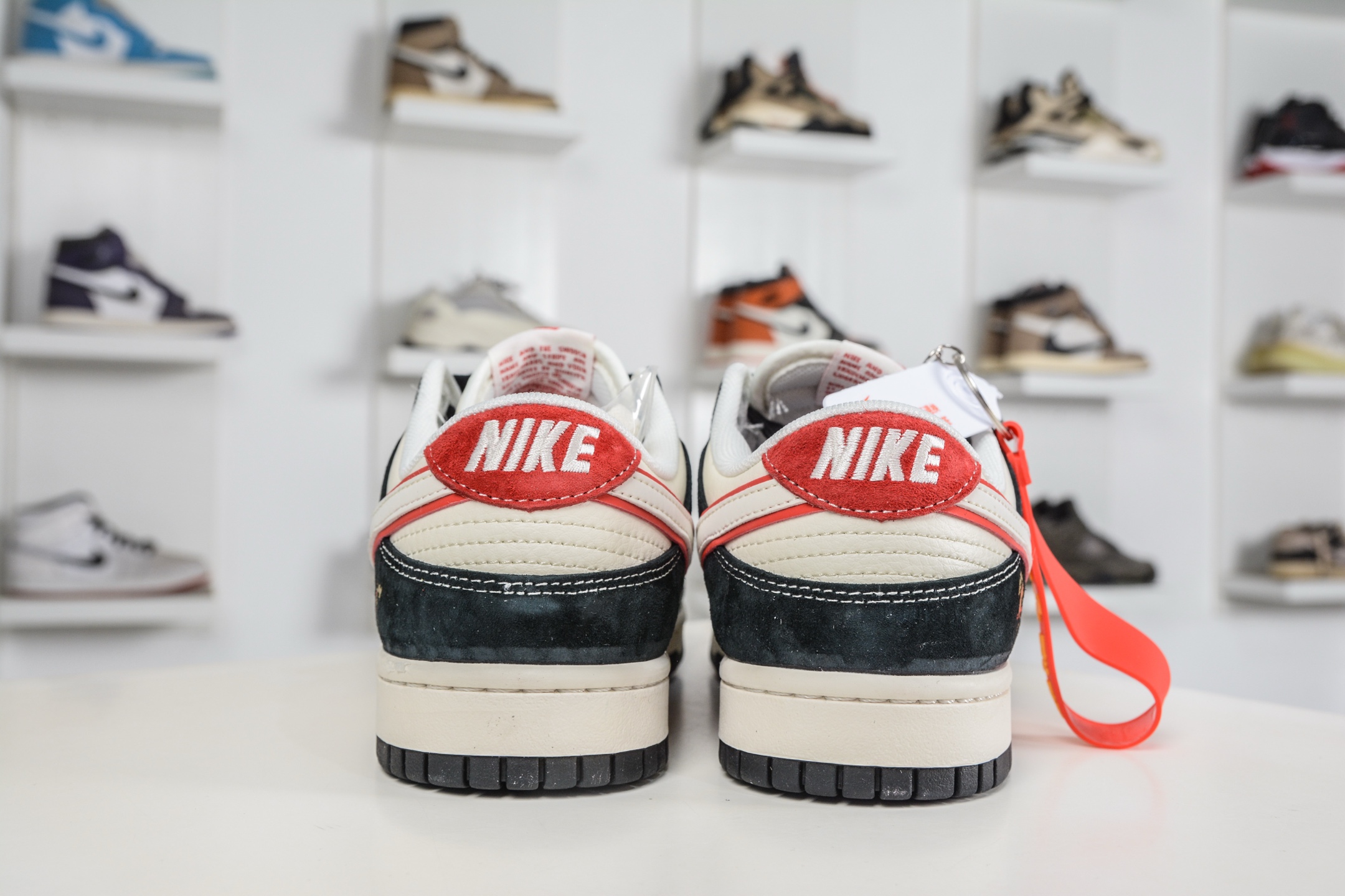 270 Nike SB Dunk Low 马年限定-黑白红 FC1688-259-Chinese UA Cheap High Quatity Brand Clothes Bags handbags Sneakers wholesale wholesaler seller from China Factory suppliers Fashion Clothing Shoes best Quality Beautiful Price 270 Nike SB Dunk Low 马年限定-黑白红 FC1688-259