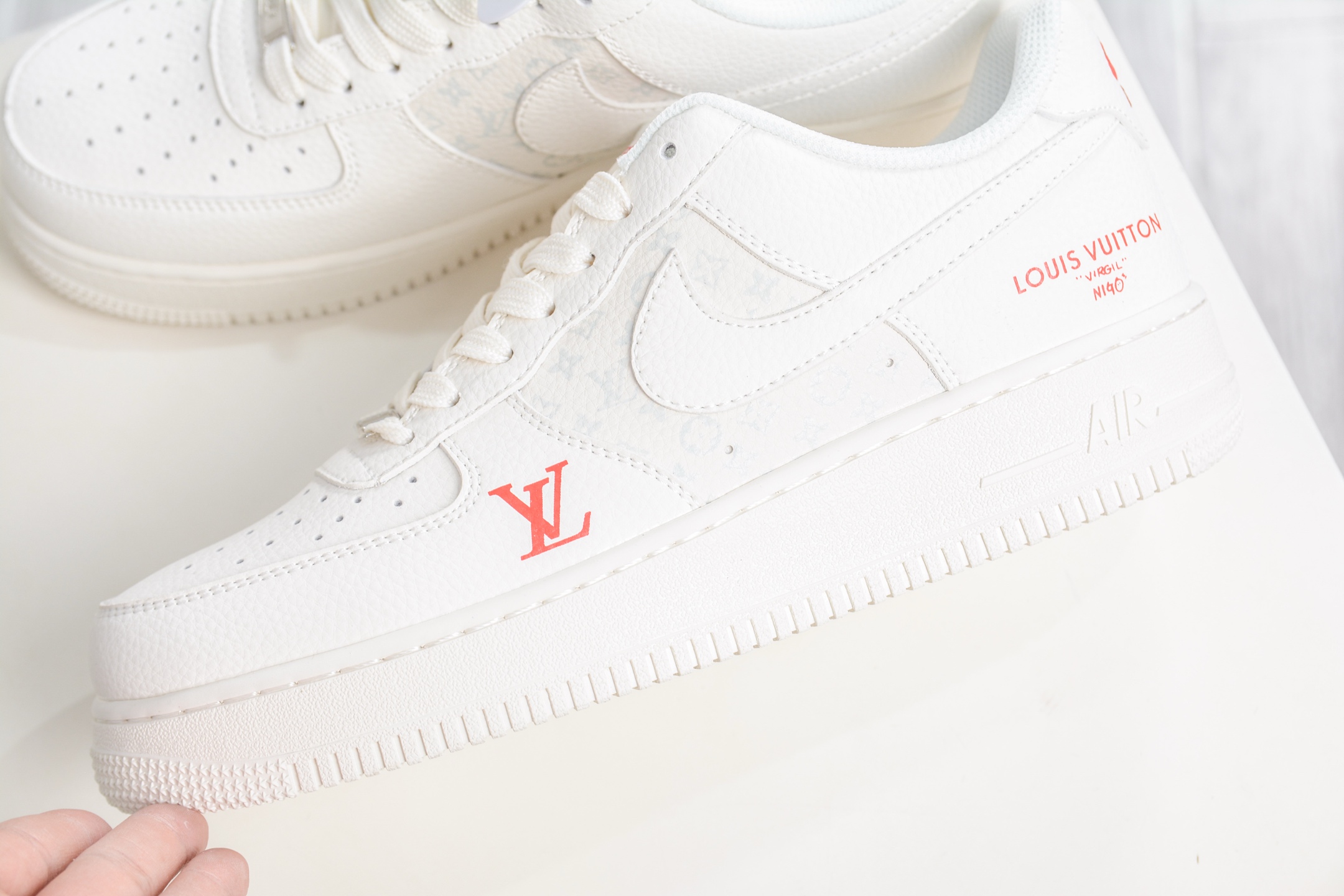 260 Nike Air Force 1 Low 07 x Louis Vuitton LV联名-白红 MM3399-801