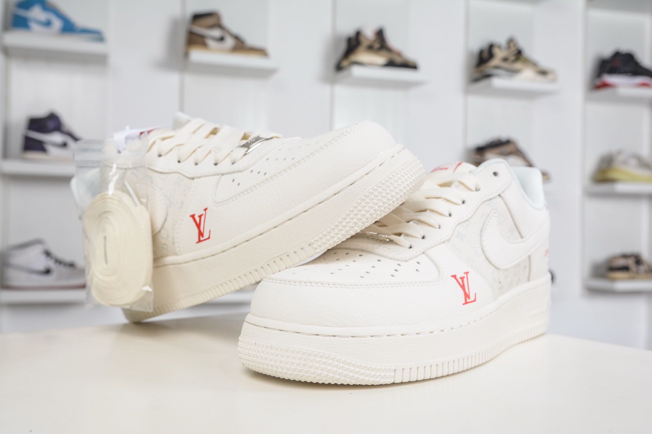 260 Nike Air Force 1 Low 07 x Louis Vuitton LV联名-白红 MM3399-801