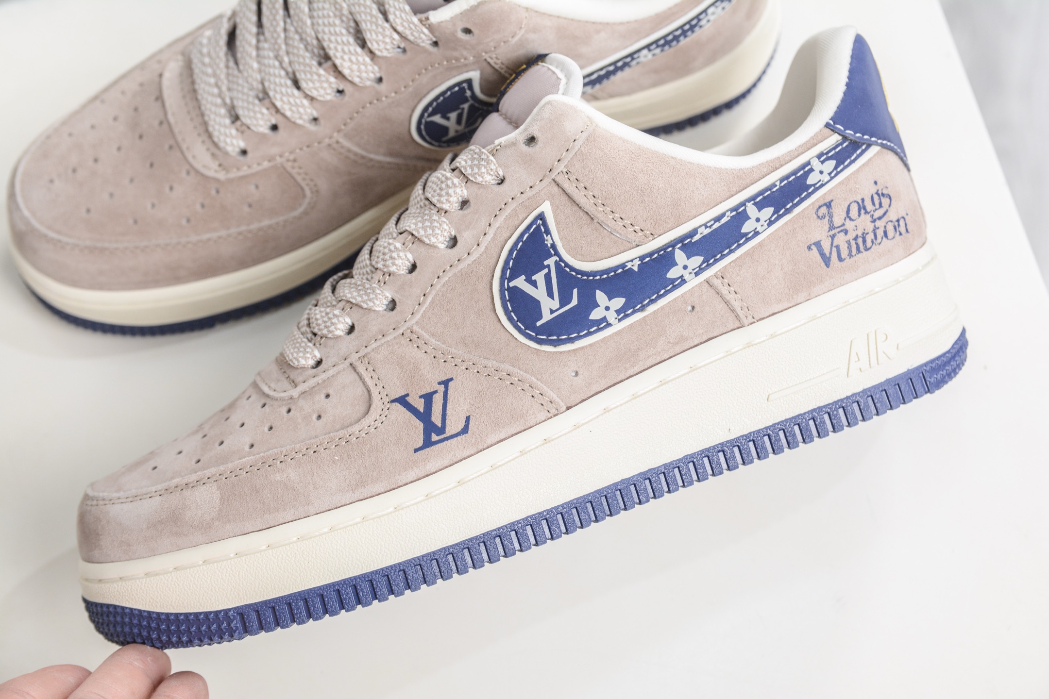 260 Nike Air Force 1 Low 07 x Louis Vuitton LV联名-灰蓝猪八 KL1688-004