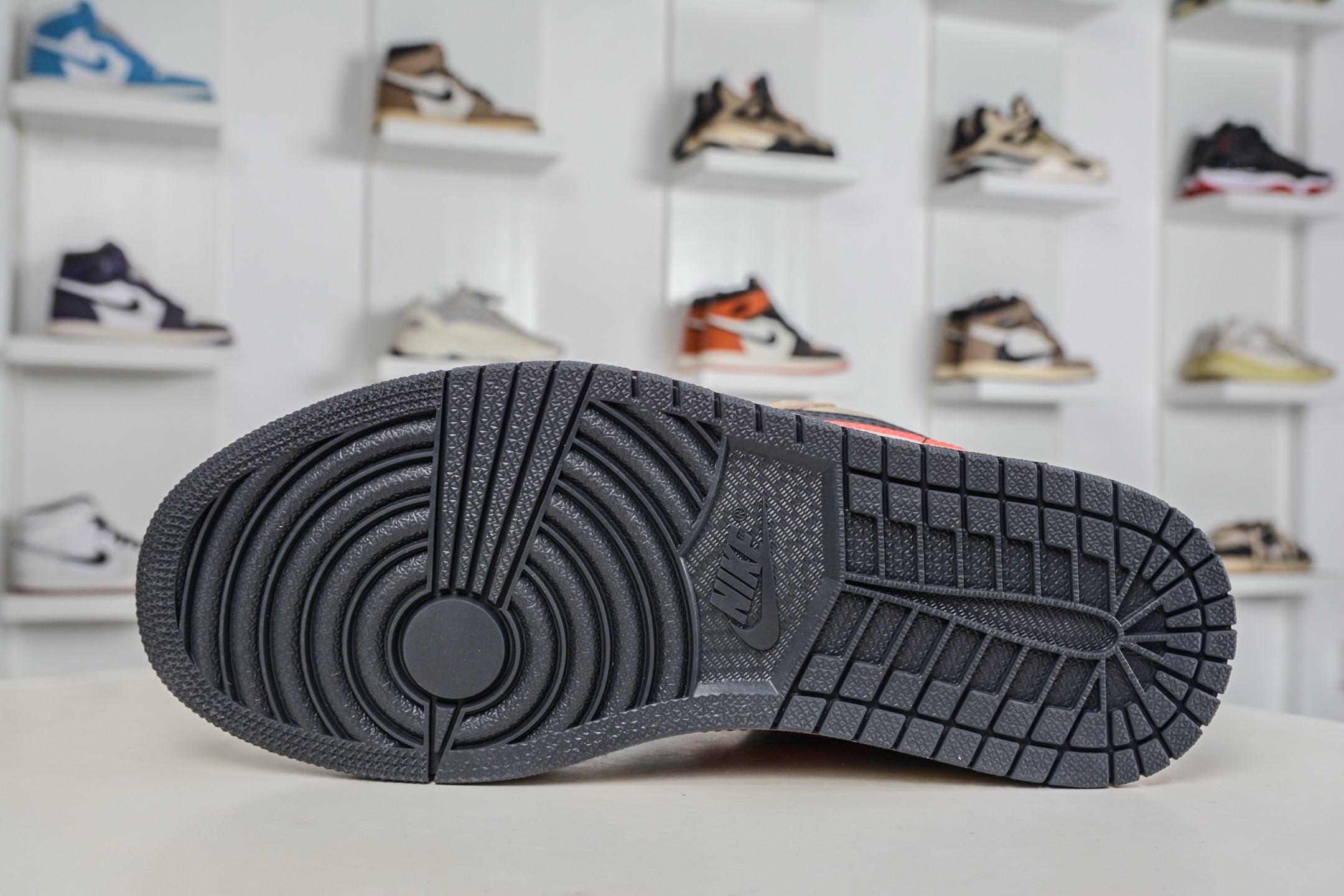 270 Nike Air Jordan 1 Low 马年限定 棕黑红钩 QD1988-010-Chinese UA Cheap High Quatity Brand Clothes Bags handbags Sneakers wholesale wholesaler seller from China Factory suppliers Fashion Clothing Shoes best Quality Beautiful Price 270 Nike Air Jordan 1 Low 马年限定 棕黑红钩 QD1988-010