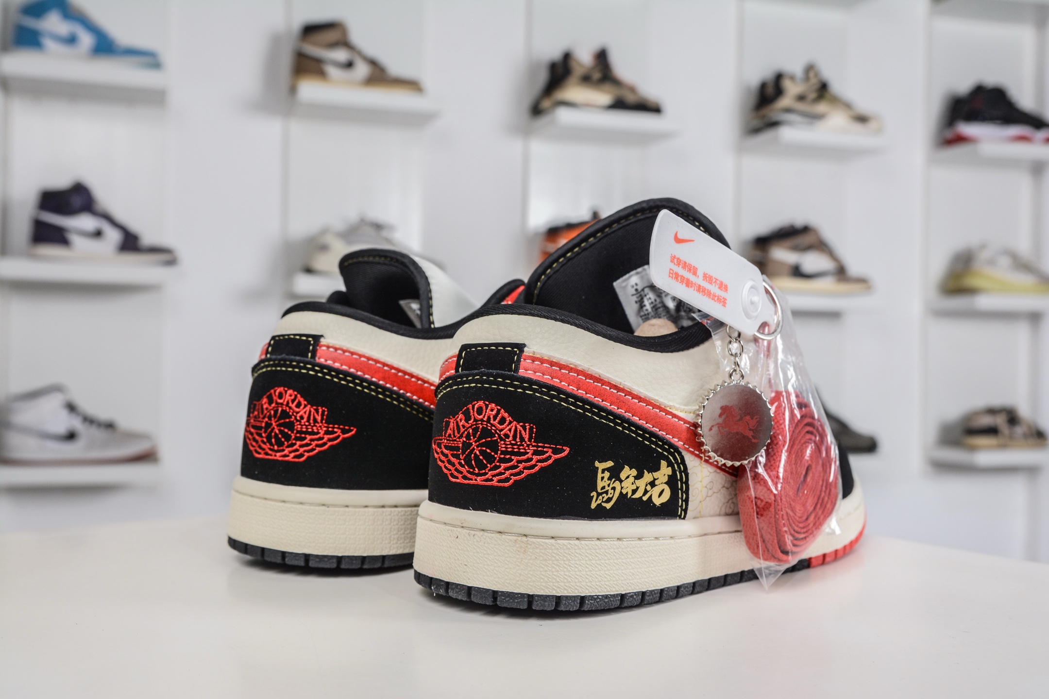 270 Nike Air Jordan 1 Low 马年限定 白黑红 定制配色 QL1988-004-Chinese UA Cheap High Quatity Brand Clothes Bags handbags Sneakers wholesale wholesaler seller from China Factory suppliers Fashion Clothing Shoes best Quality Beautiful Price 270 Nike Air Jordan 1 Low 马年限定 白黑红 定制配色 QL1988-004