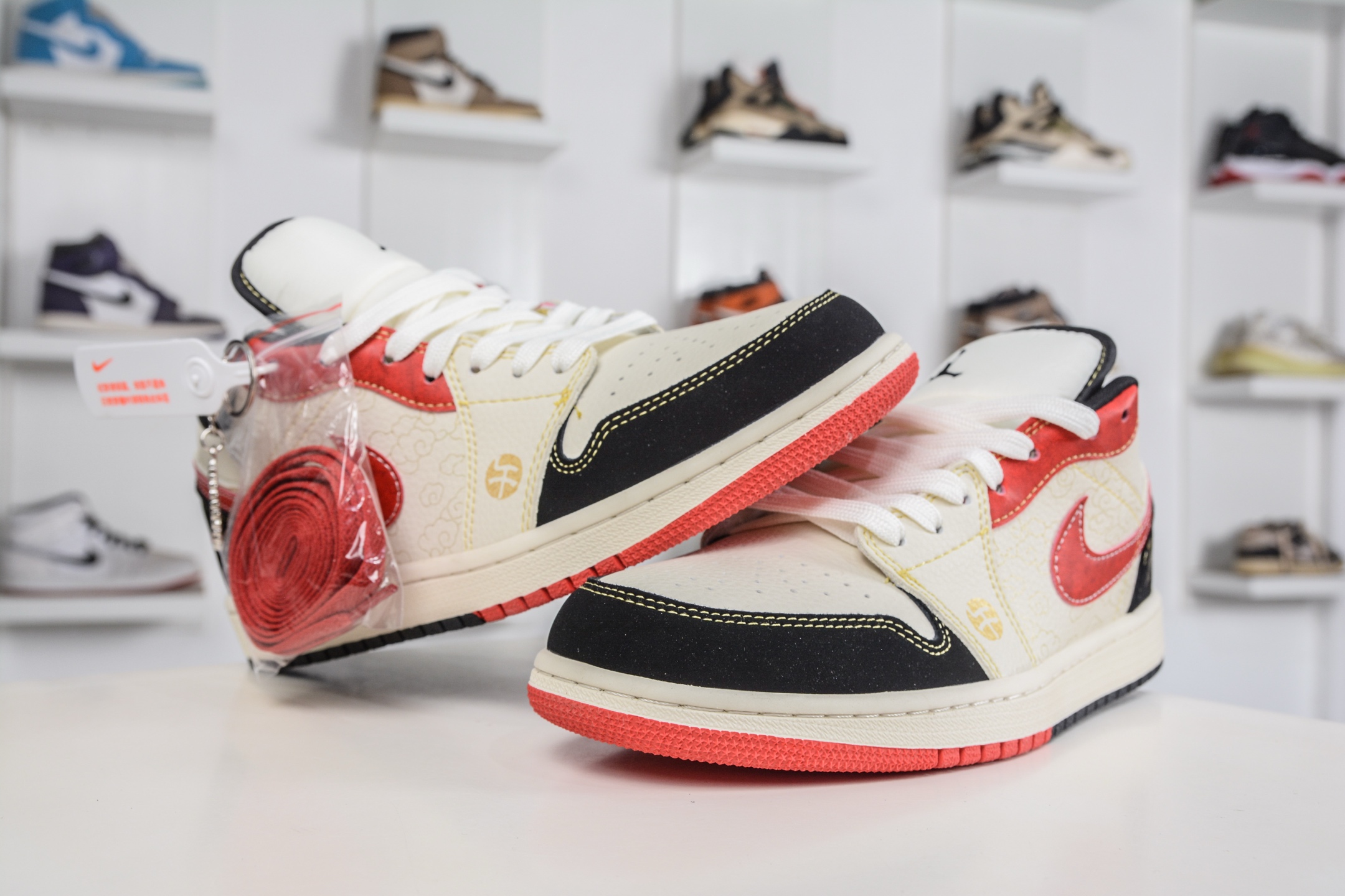 270 Nike Air Jordan 1 Low 马年限定 白黑红 定制配色 QL1988-004-Chinese UA Cheap High Quatity Brand Clothes Bags handbags Sneakers wholesale wholesaler seller from China Factory suppliers Fashion Clothing Shoes best Quality Beautiful Price 270 Nike Air Jordan 1 Low 马年限定 白黑红 定制配色 QL1988-004