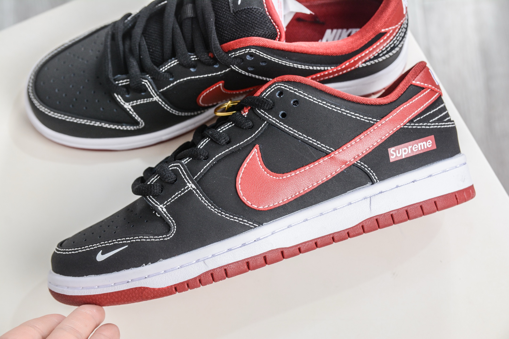 270 Nike SB Dunk Low x Superme SUP联名-黑红 AJ6817-005-Chinese UA Cheap High Quatity Brand Clothes Bags handbags Sneakers wholesale wholesaler seller from China Factory suppliers Fashion Clothing Shoes best Quality Beautiful Price 270 Nike SB Dunk Low x Superme SUP联名-黑红 AJ6817-005