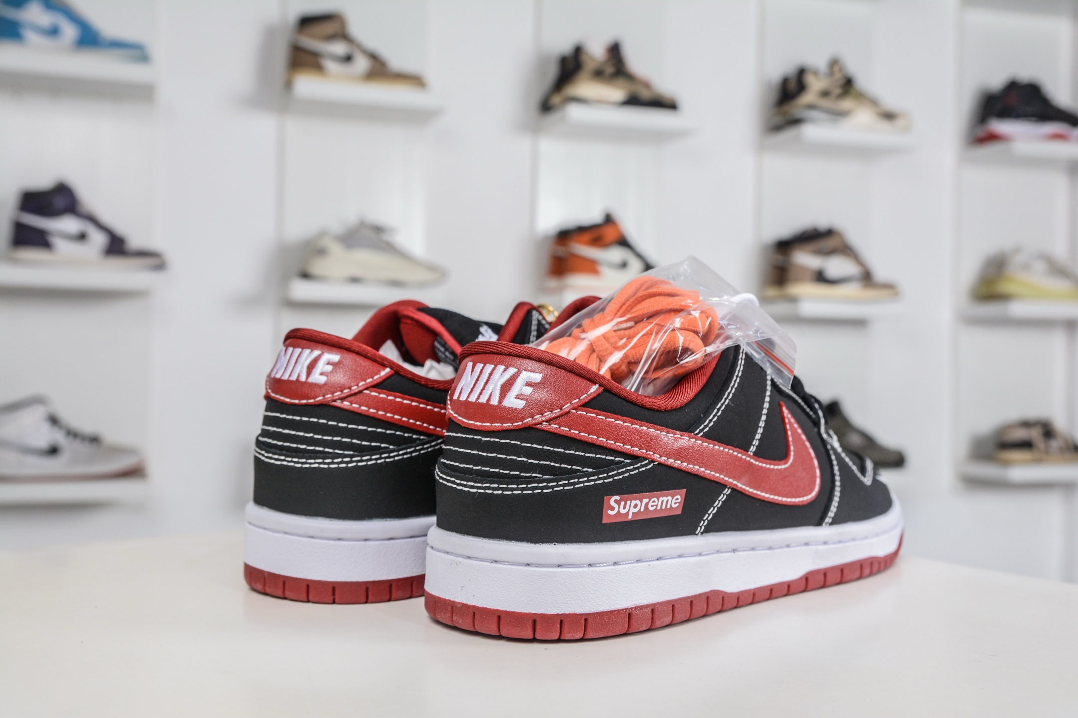 270 Nike SB Dunk Low x Superme SUP联名-黑红 AJ6817-005-Chinese UA Cheap High Quatity Brand Clothes Bags handbags Sneakers wholesale wholesaler seller from China Factory suppliers Fashion Clothing Shoes best Quality Beautiful Price 270 Nike SB Dunk Low x Superme SUP联名-黑红 AJ6817-005