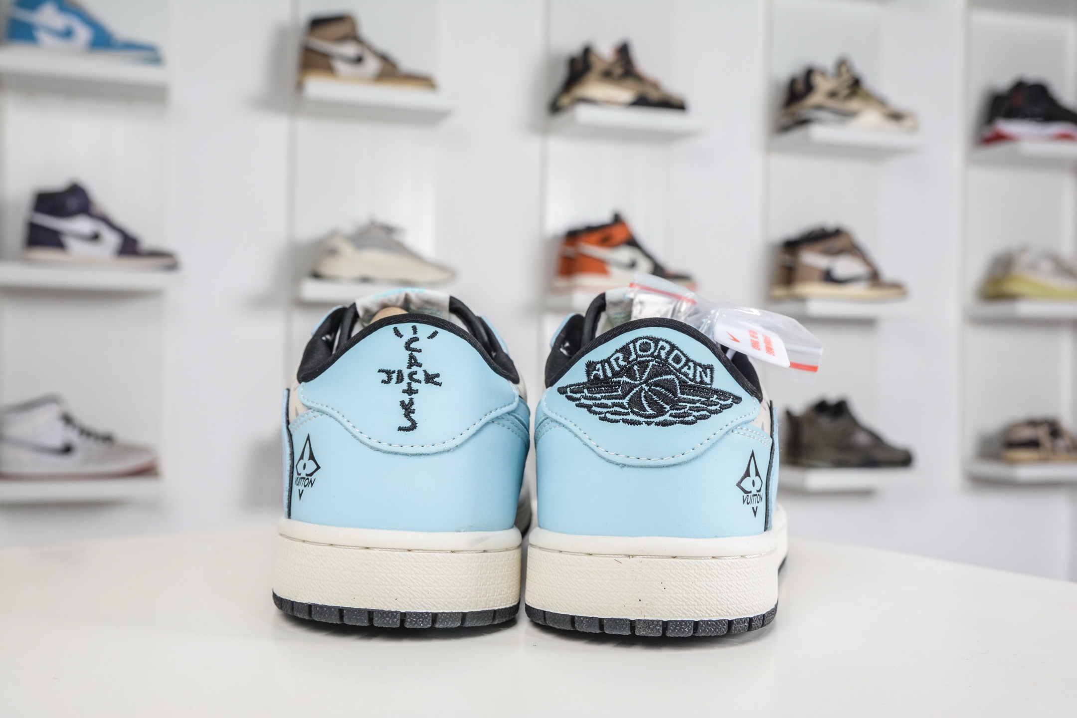 270 TS x Air Jordan x Louis Vuitton AJ1 Low 倒钩低帮LV联名-北卡蓝 LD2028-070