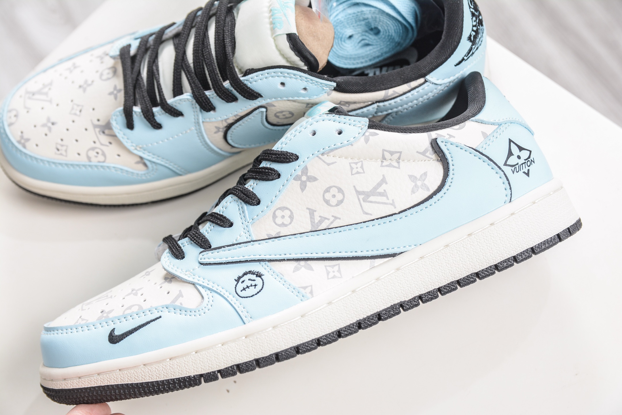 270 TS x Air Jordan x Louis Vuitton AJ1 Low 倒钩低帮LV联名-北卡蓝 LD2028-070