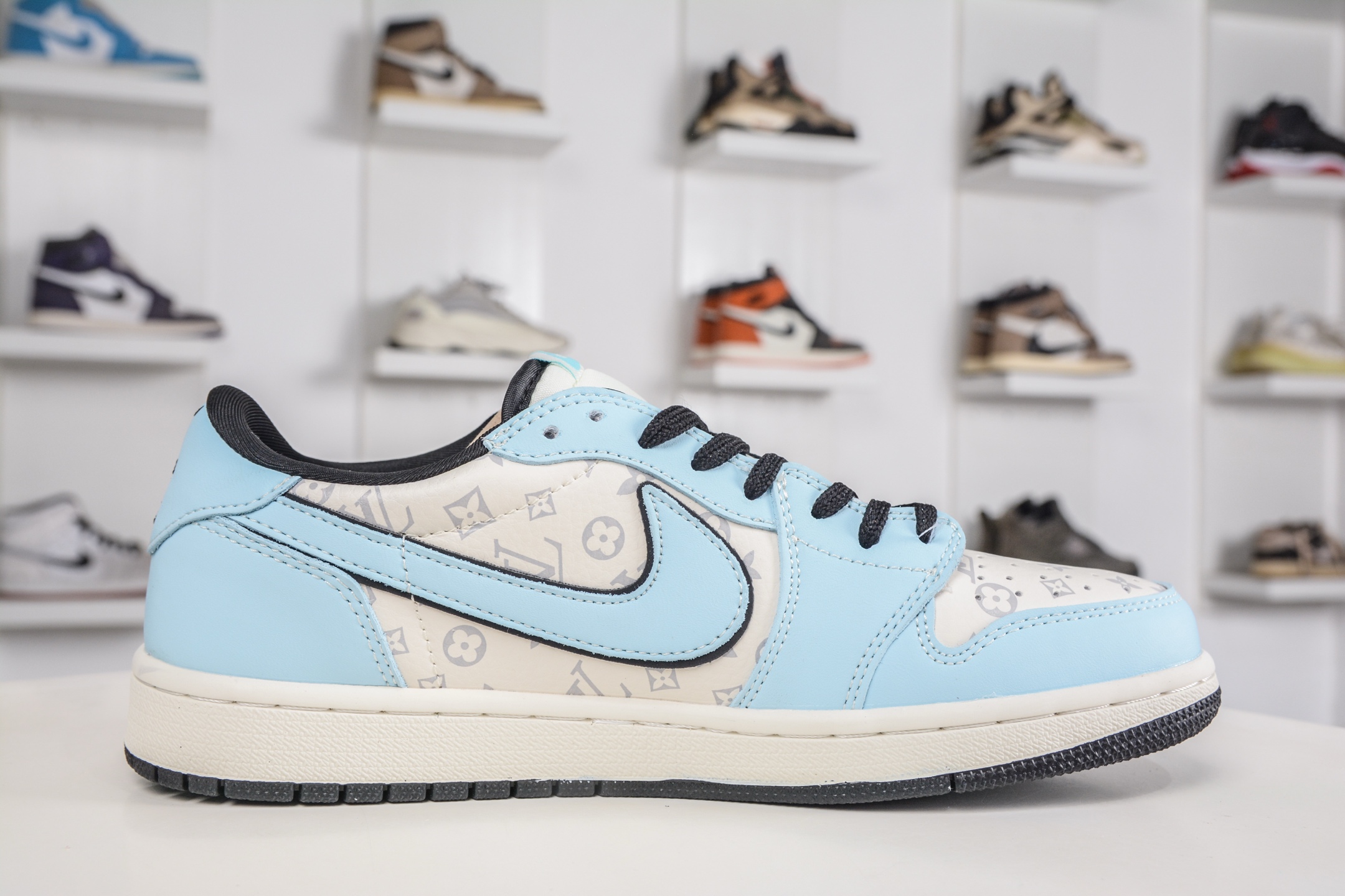 270 TS x Air Jordan x Louis Vuitton AJ1 Low 倒钩低帮LV联名-北卡蓝 LD2028-070