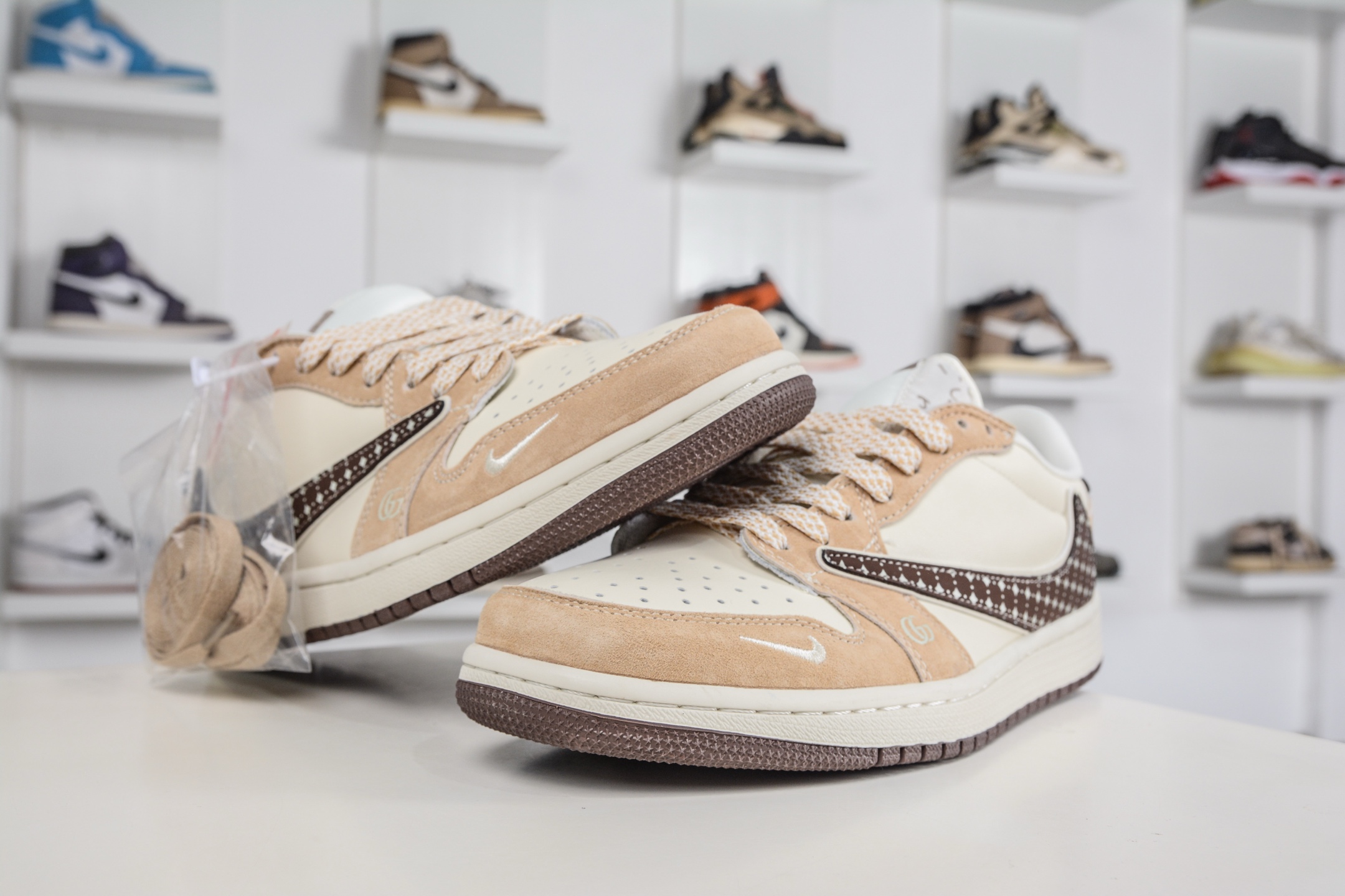 270 TS x Air Jordan x GUCCI AJ1 Low 倒钩低帮联名古驰-米棕 LD2028-075