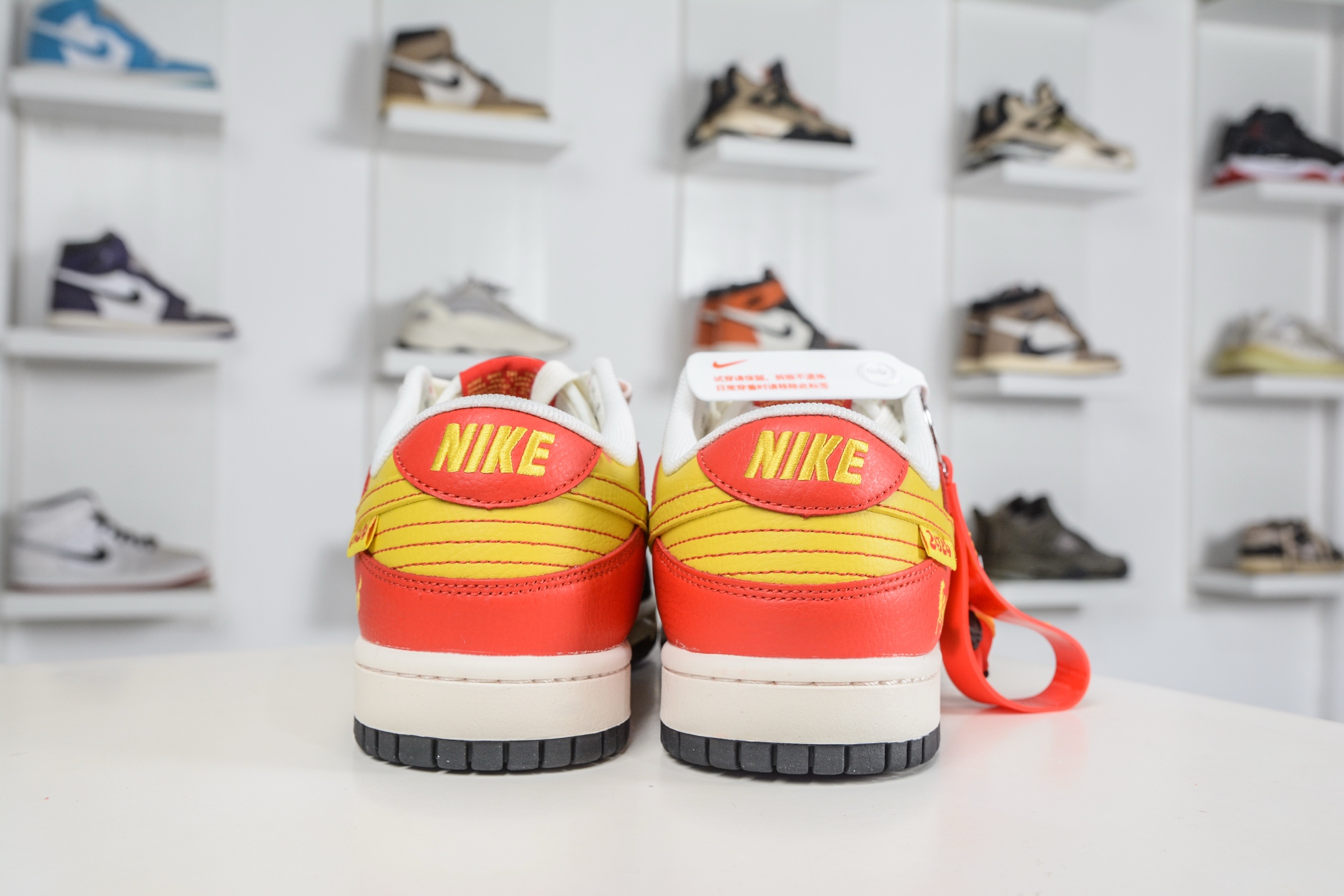 Nike SB Dunk Low 马年限定联名-黑米红 HG0026-002-Top High Quatity Cheap Sneakers Fashion Clothing Clothes Bags handbags Shoes of all Brand wholesale With The best Quality And Beautiful Price from China Factory Chinese suppliers wholesaler seller Nike SB Dunk Low 马年限定联名-黑米红 HG0026-002
