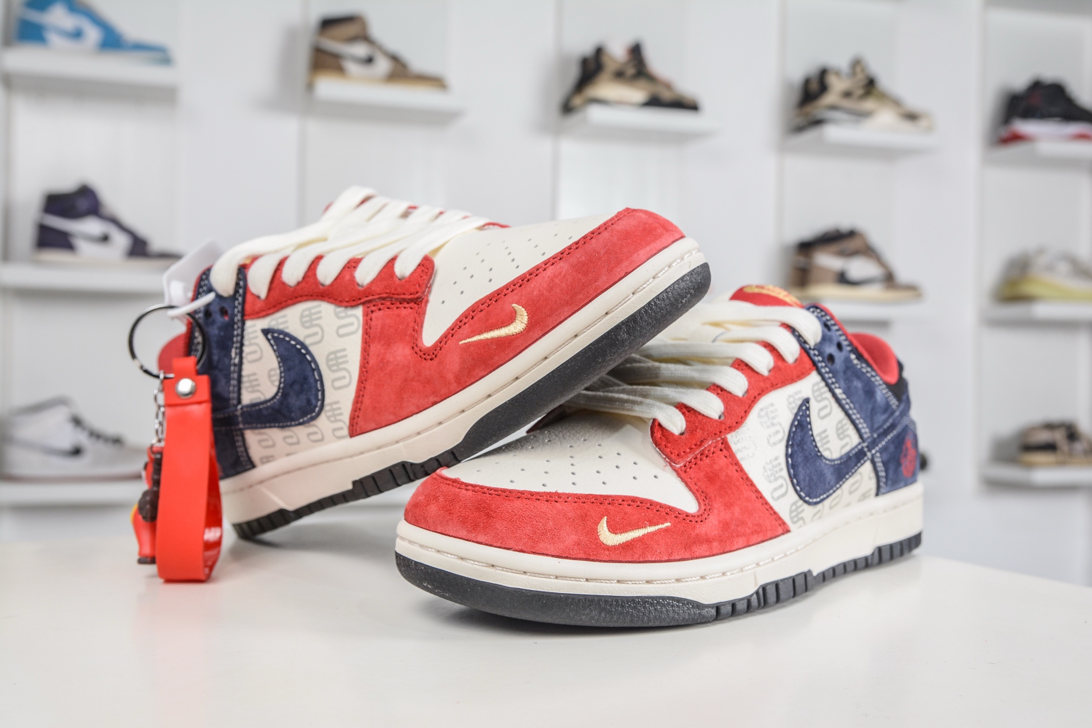 Nike SB Dunk Low 马年限定联名-米白红藏青 HG0026-011-Top High Quatity Cheap Sneakers Fashion Clothing Clothes Bags handbags Shoes of all Brand wholesale With The best Quality And Beautiful Price from China Factory Chinese suppliers wholesaler seller Nike SB Dunk Low 马年限定联名-米白红藏青 HG0026-011
