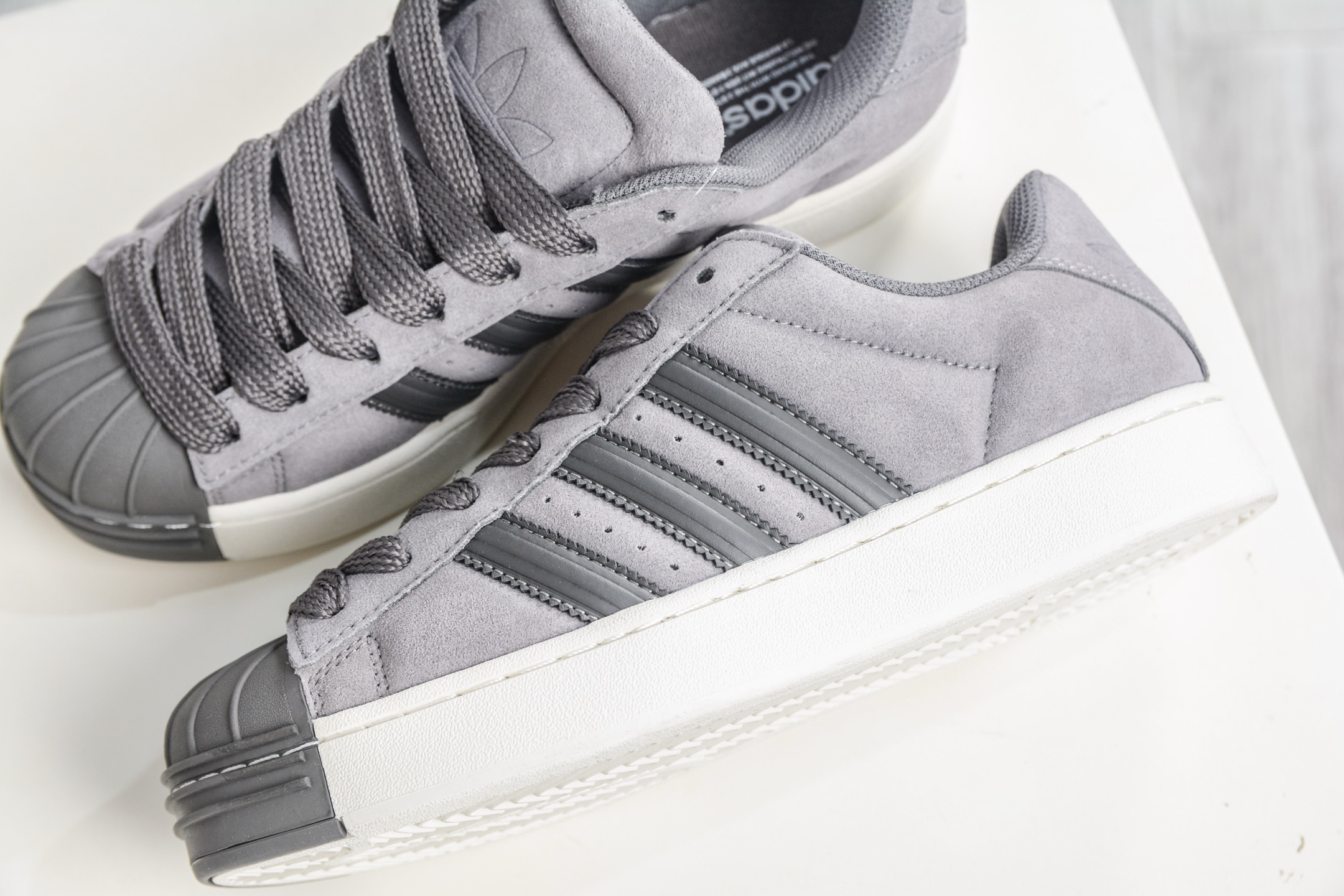 Adidas Superstar 2 ST 面包鞋 3.0贝壳头低帮休闲板鞋 KI3564-Top High Quatity Cheap Sneakers Fashion Clothing Clothes Bags handbags Shoes of all Brand wholesale With The best Quality And Beautiful Price from China Factory Chinese suppliers wholesaler seller Adidas Superstar 2 ST 面包鞋 3.0贝壳头低帮休闲板鞋 KI3564