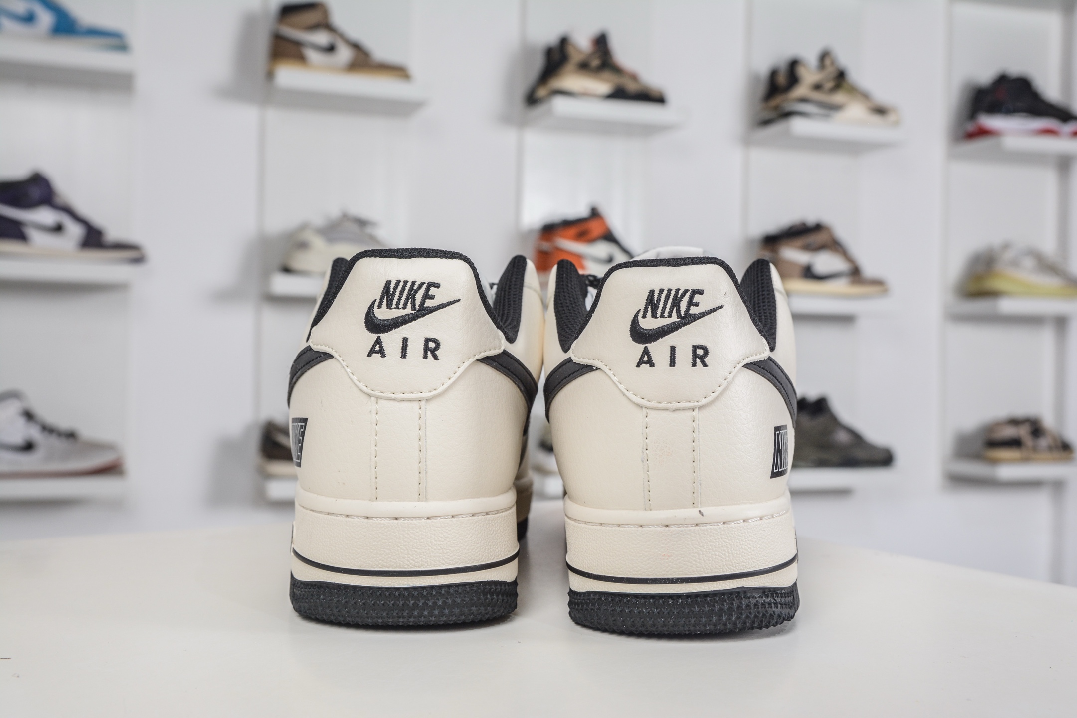 Nike Air Force 1 Low 07 米白黑 JP8028-073