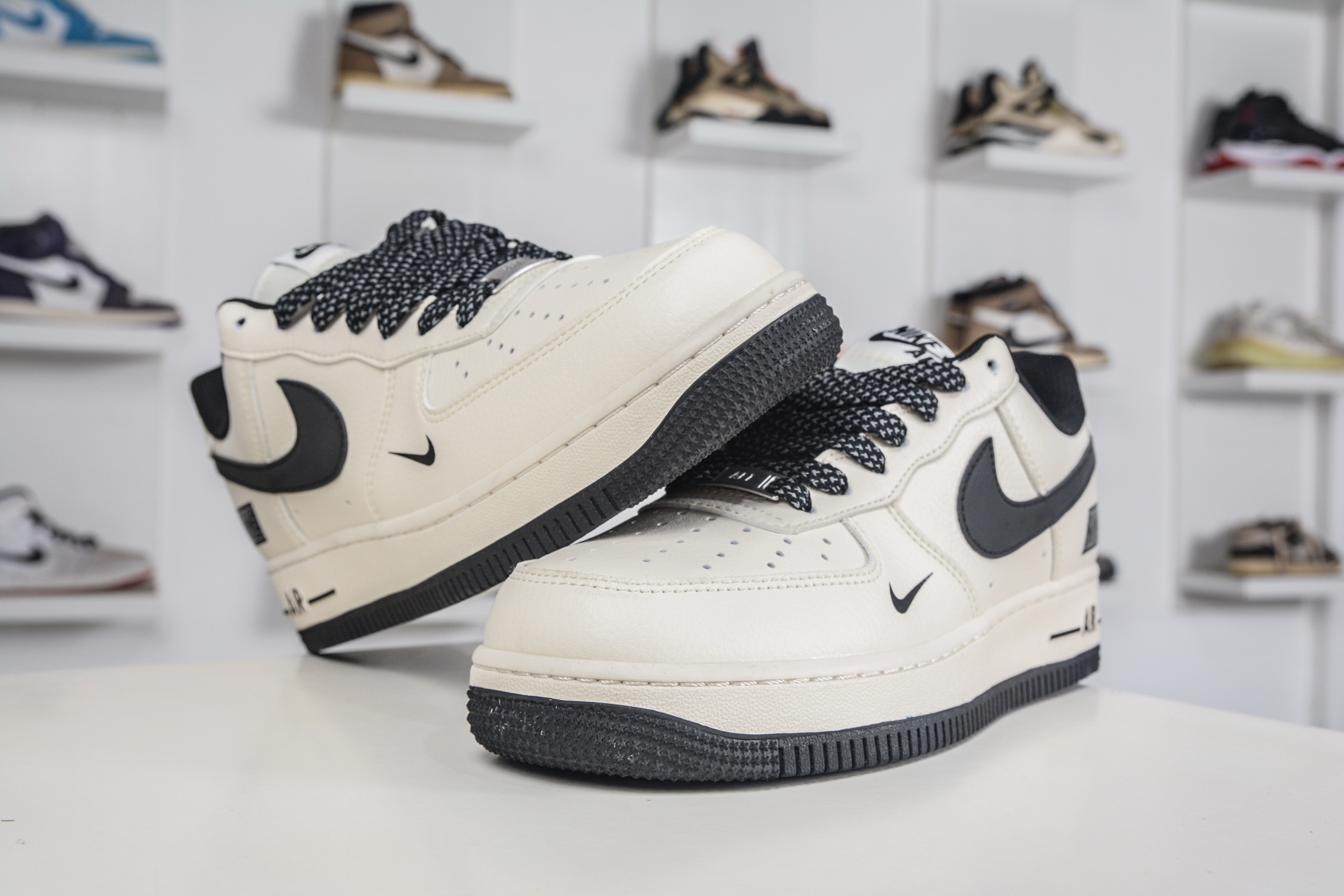 Nike Air Force 1 Low 07 米白黑 JP8028-073