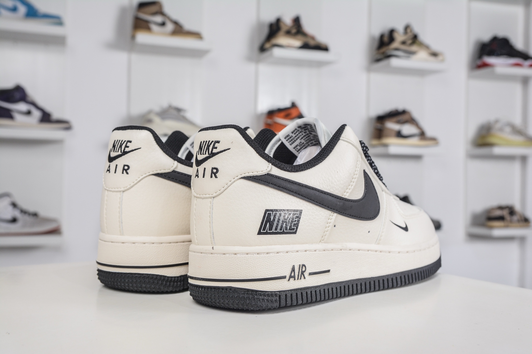 Nike Air Force 1 Low 07 米白黑 JP8028-073