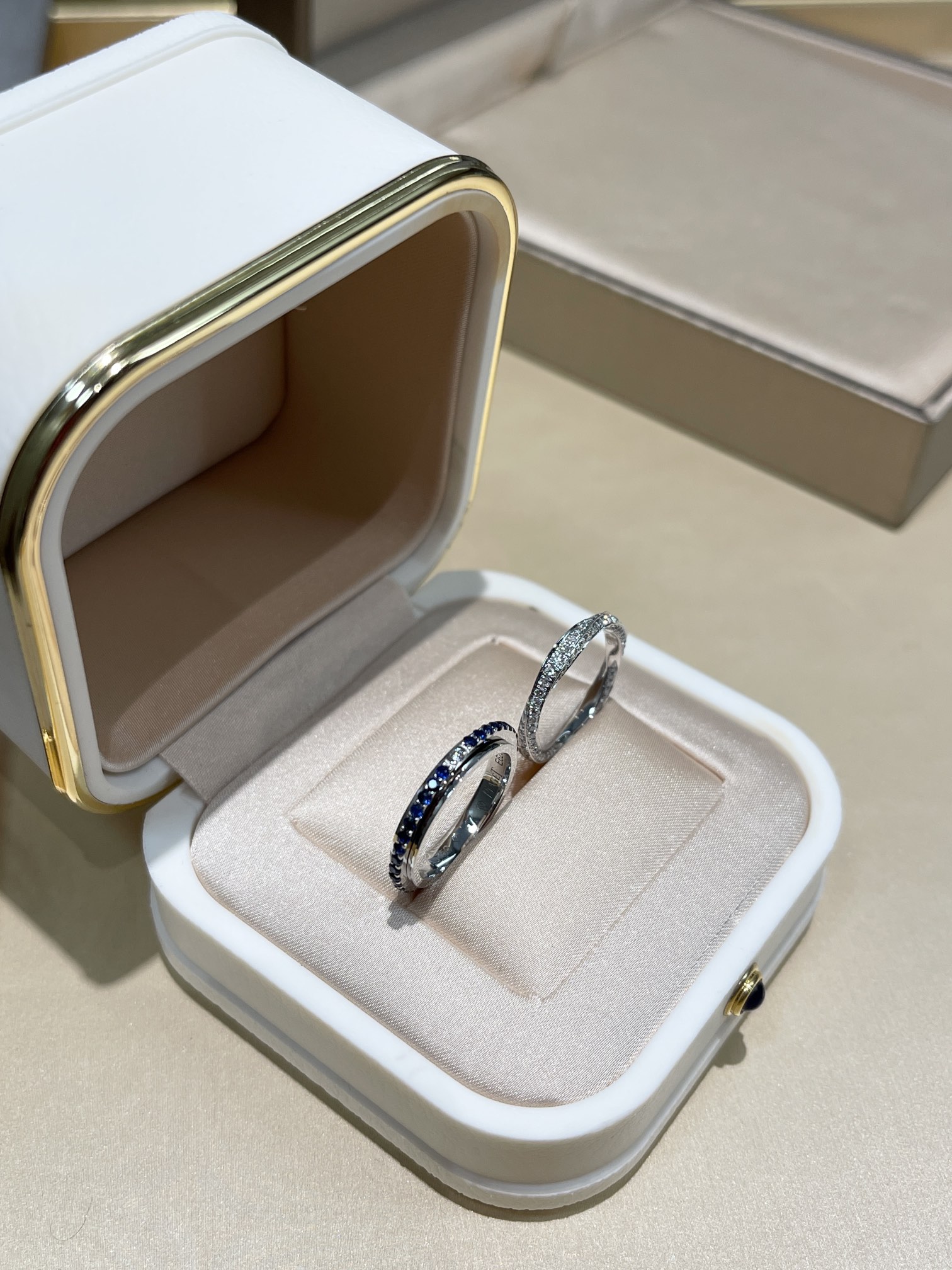 Piaget לִקְנוֹת תכשיטים טבעת AAA+ העתק
 כחול קבע עם יהלומים