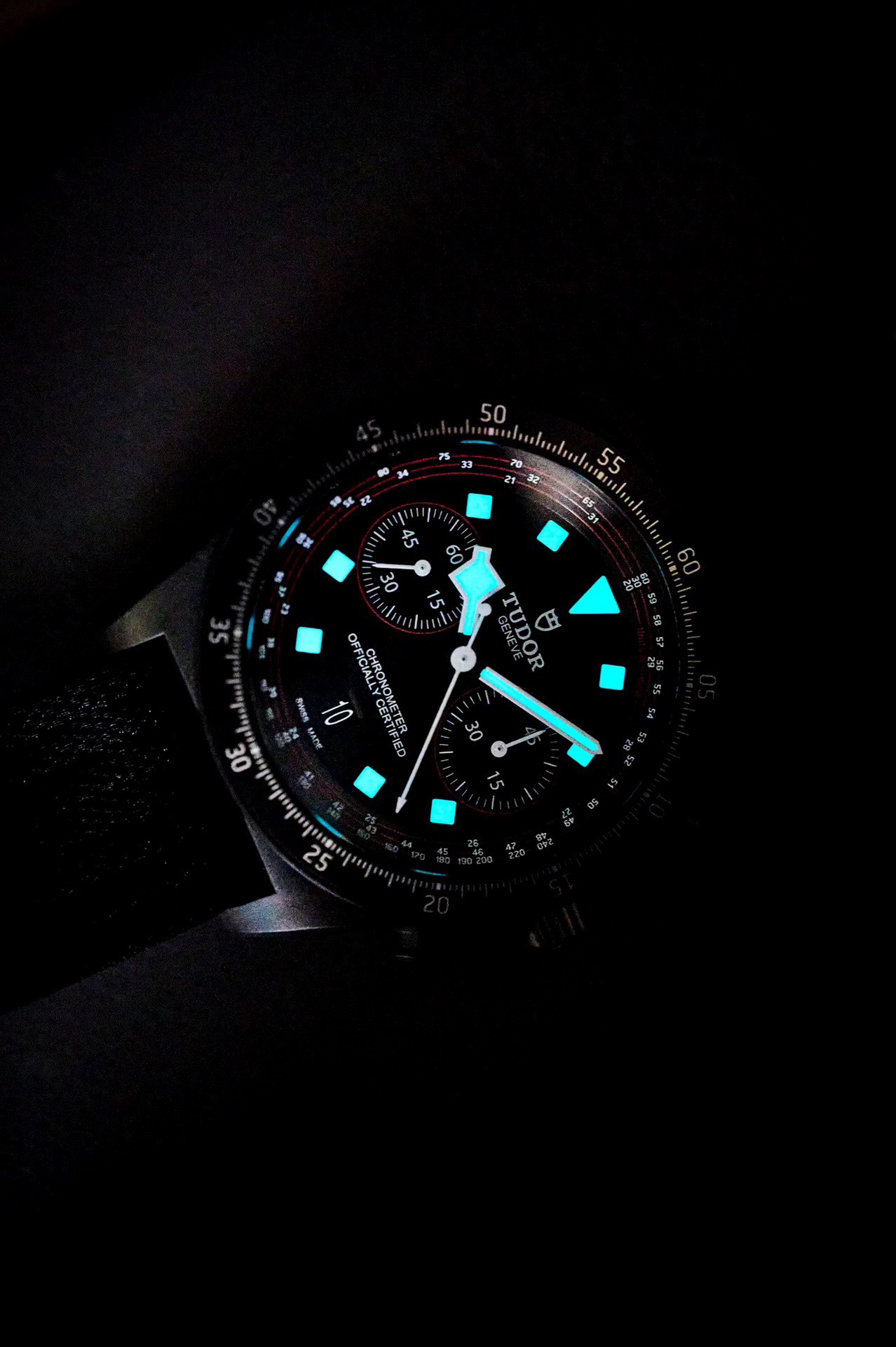 NO:670434,TUDOR Spirit Submersible New 'Professional Cycling Edition' of the 'Leading Submersible FXD Chronograph'! → Breaking the wind and arriving ① Specially customized, the movement factory made an exception for this model, the export version of the movement has solved the increasingly serious bottleneck problem. ② The ceiling-level super-chamber-shaped sapphire glass has witnessed such extreme permeability for the first time, causing the illusion that the hands seem to be free from the inner layer of the glass.  Free gift of the highest quality precious gift → a pair of black fluororubber + black buckle. Super ice blue luminous effect, coated with new high-performance X1 grade Swiss Super-LumiNova luminous coating, ensuring clear and easy to read in any environment and long-lasting luminous time. This focused luminous effect has never been seen in the market before; even the top Rolex version cannot achieve such luminous effect, nor can it achieve such a long-lasting luminous time.'  The same high-hardness lightweight carbon composite case as the original version°...' The online reviews are as follows [Absolutely a dark horse this year! M+ Potato Diving FXD Cycling Edition Chronograph Watch - Bilibili] https://b23.tv/MjaPdyu,, rolex19860909TUDOR帝舵精神领潜型 新款“领潜型FXD计时腕表“专业骑行版”！ →破风·而至 ①特别订制的,机芯厂为此款破例改造的, 出口版机芯 已解决日厉瓶颈问题. ②天花版级别的 超级窝盖形抛空的 蓝宝石玻璃, 第一次见证如此极限的通透性,导致让表针似在玻璃里层游离的错觉. 免费馈赠最高品质的珍贵礼品→黑色氟橡胶+黑色扣一副. 超强冰蓝夜光效果,涂有全新高性能X1级瑞士Super-LumiNova夜光涂层,确保在任何环境下都清晰易读且发亮时间超久,卄倾注重本的夜光效果,市场之前未曾有过；即使最顶级的劳力士版本也达不到如此夜光效果,也达不到发光时间如此持久” 原版相同的高硬度轻化碳复合材料表壳°…” 网络好评如下【绝对今年的黑马！M+土豆领潜FXD骑行版计时腕表-哔哩哔哩】 https://b23.tv/MjaPdyu,,rolex,Watch