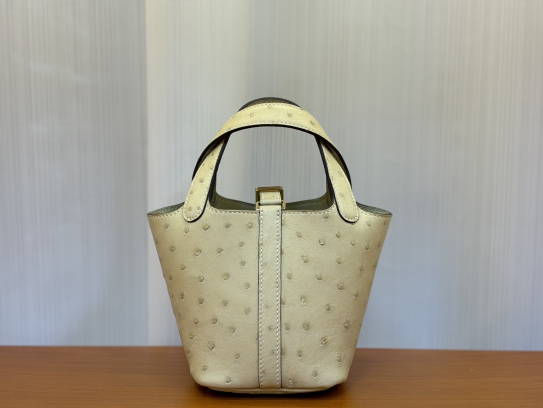 Hermès Hermes practical bucket bag high-end rare leather vanilla color gold buckle