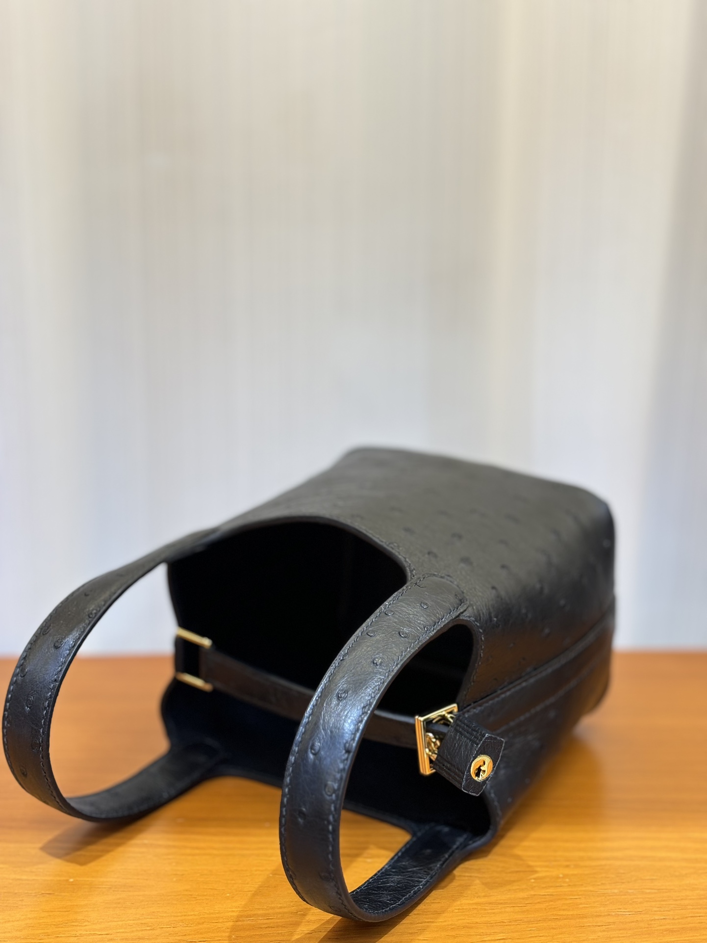 Hermès Hermes practical bucket bag high-end rare leather black
