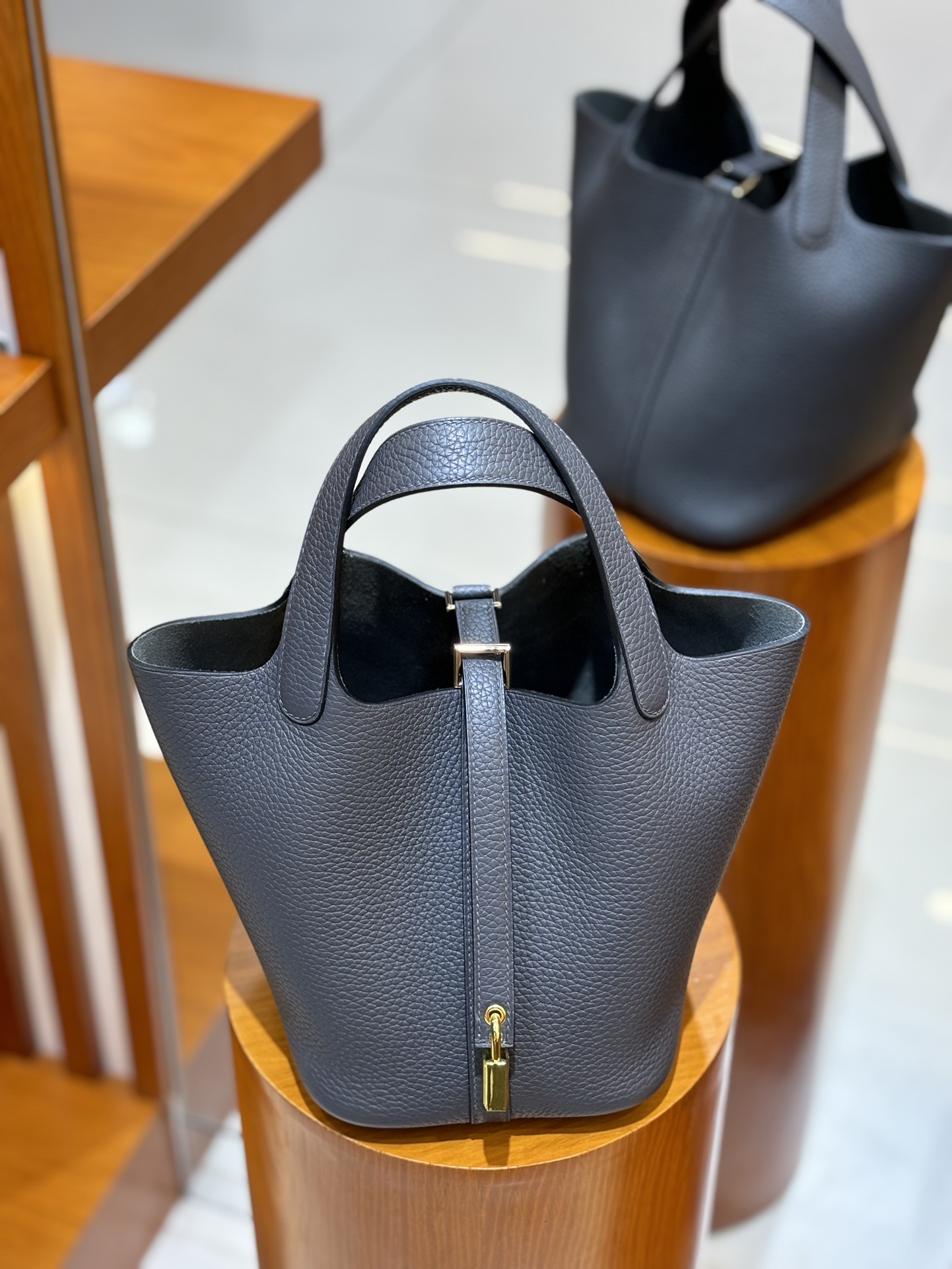 Hermes Style Grey Leather Bag Lookbook Reference image 1