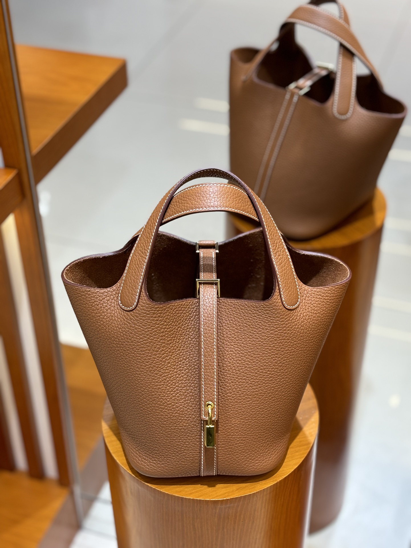 Hermes Style Brown Leather Bag Lookbook Reference image 1