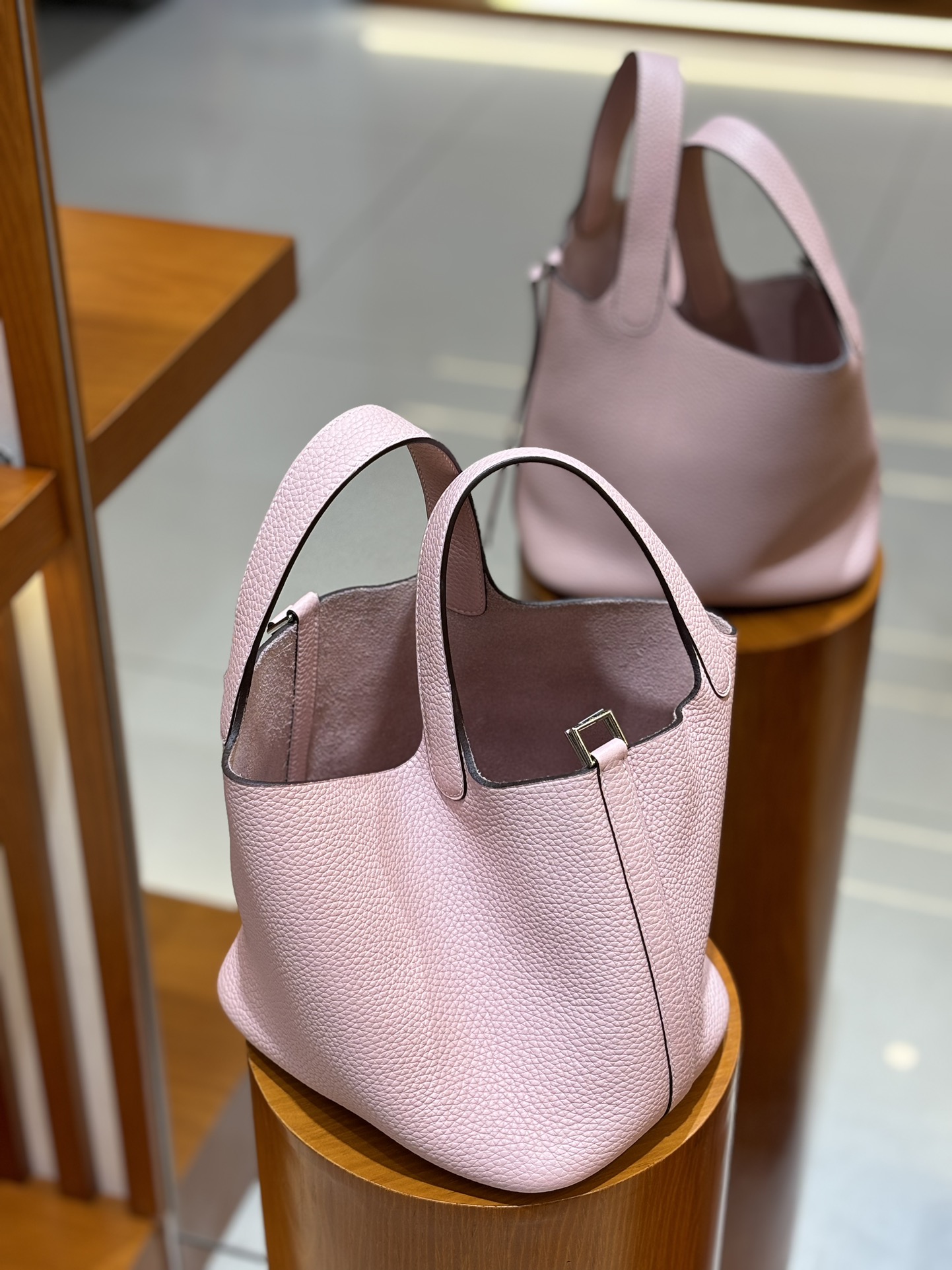 Hermes Style Pink Leather Bag Lookbook Reference image 2