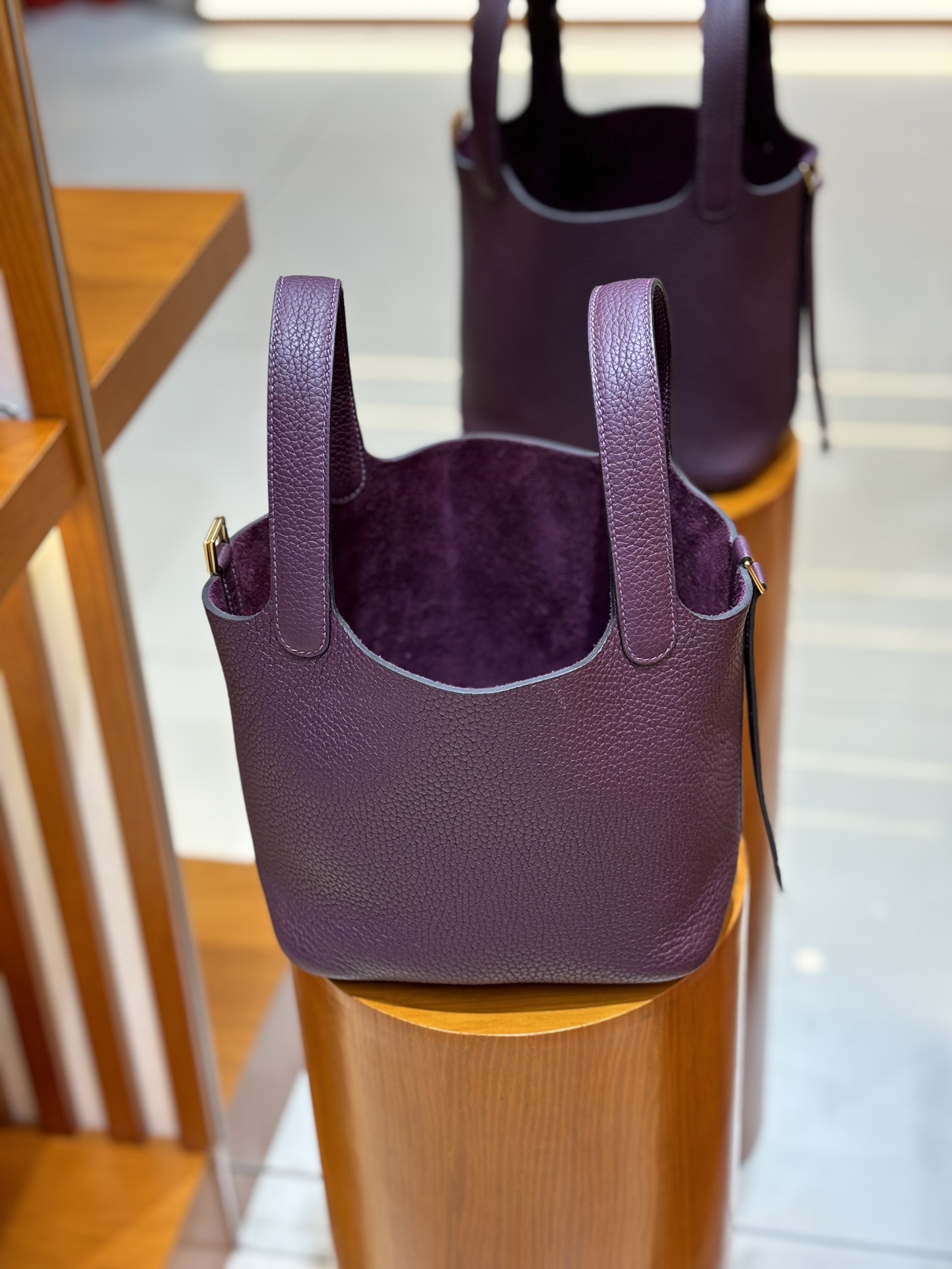Hermes Style Black Leather Bag Lookbook Reference image 2