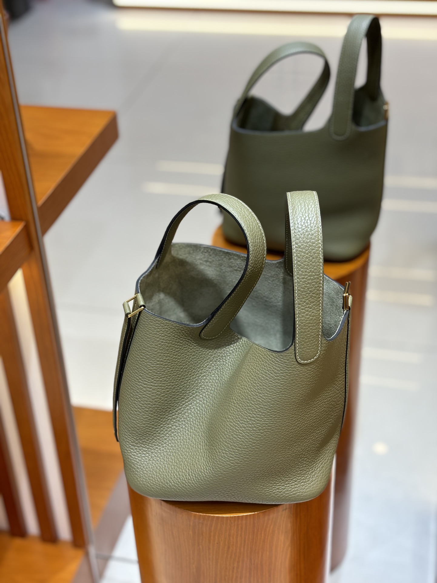 Hermes Style Green Leather Bag Lookbook Reference image 2