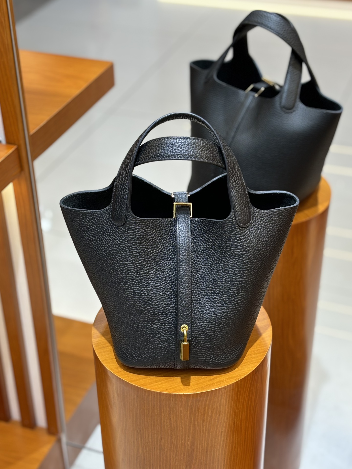 Hermes Style Black Leather Bag Lookbook Reference image 1
