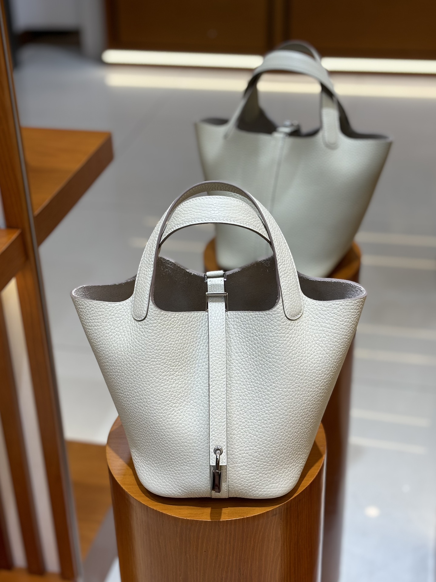Hermes Style White Leather Bag Lookbook Reference image 1