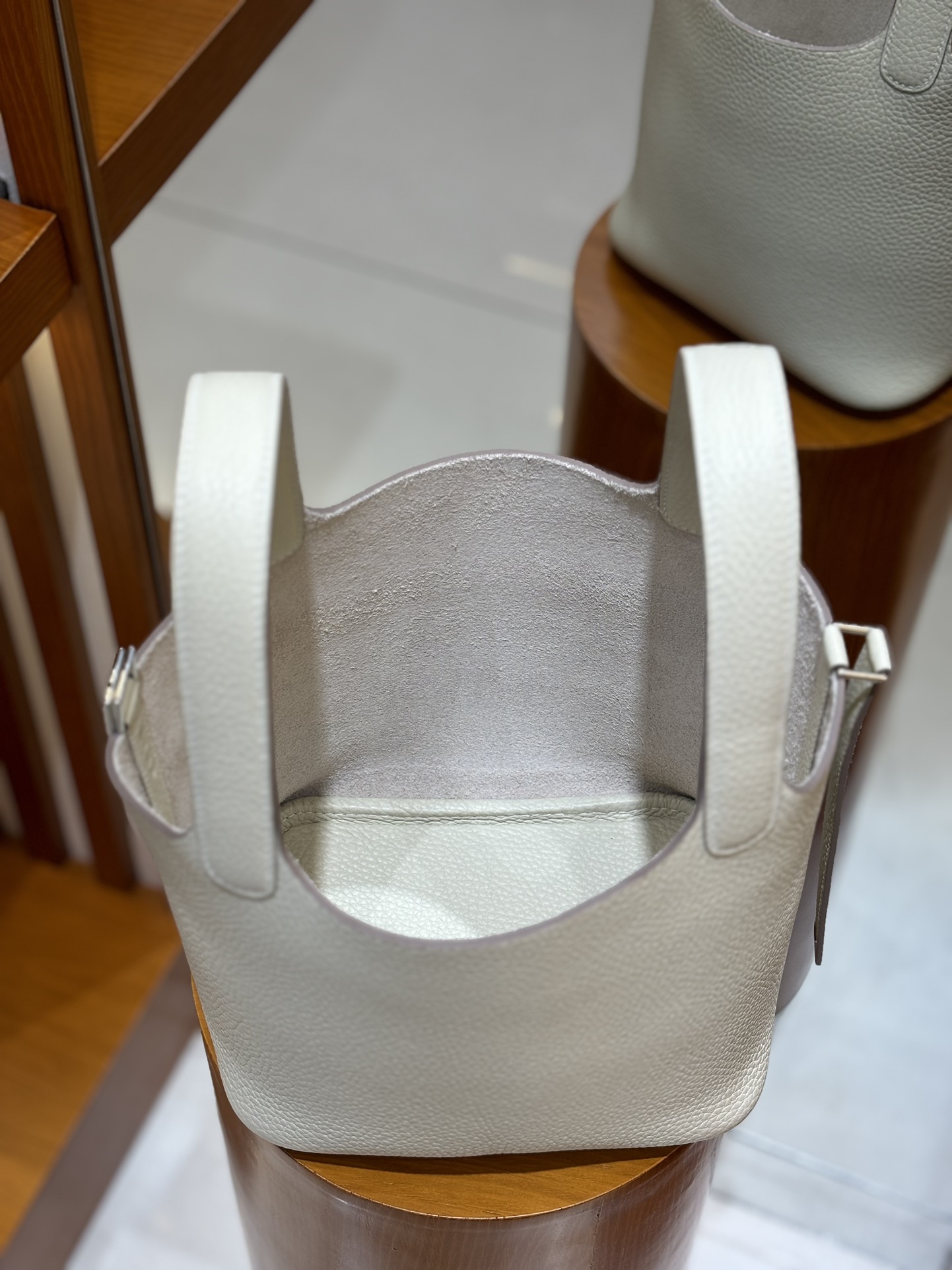 Hermes Style White Leather Bag Lookbook Reference image 2