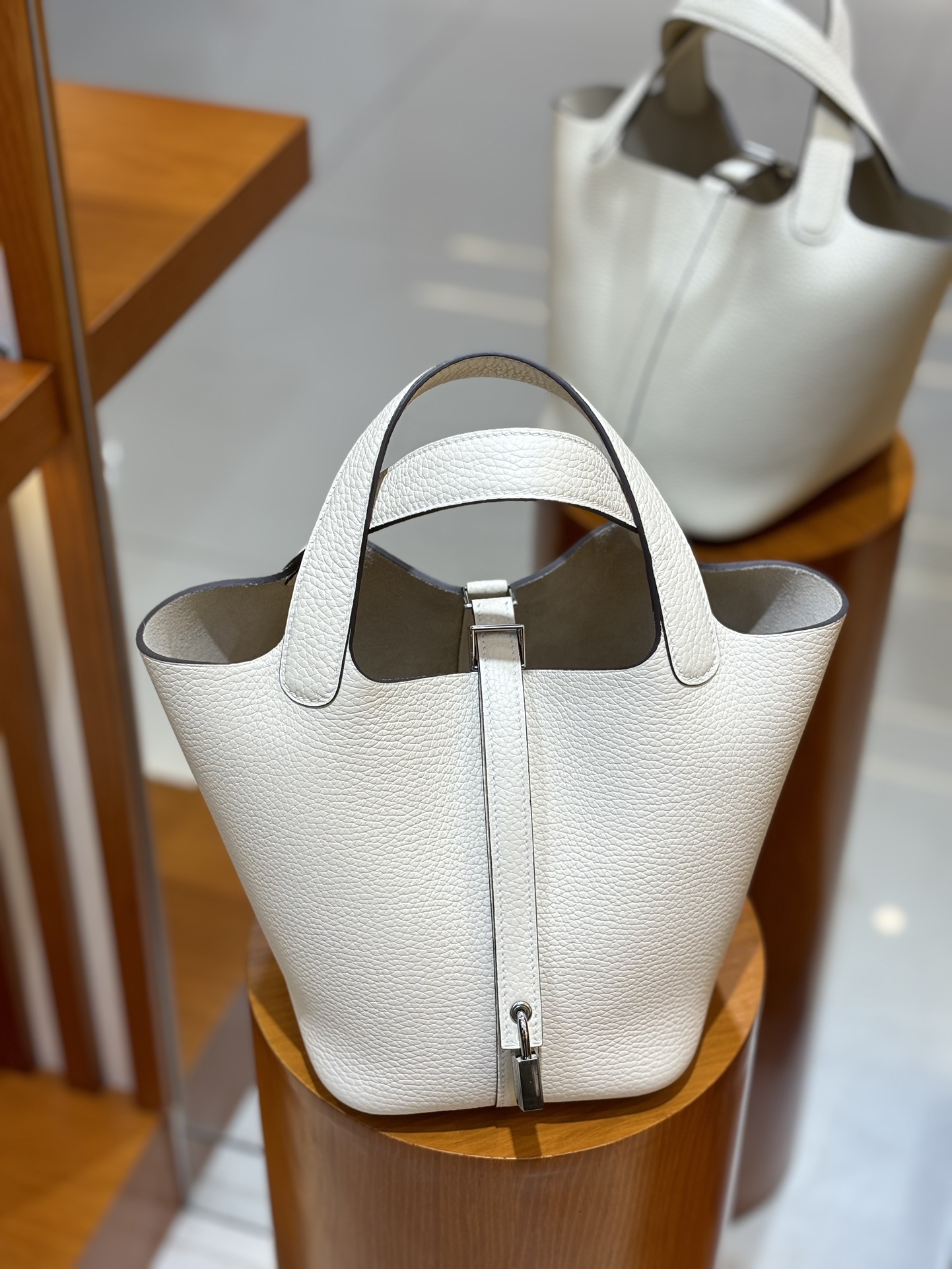Hermes Style White Leather Bag Lookbook Reference image 1