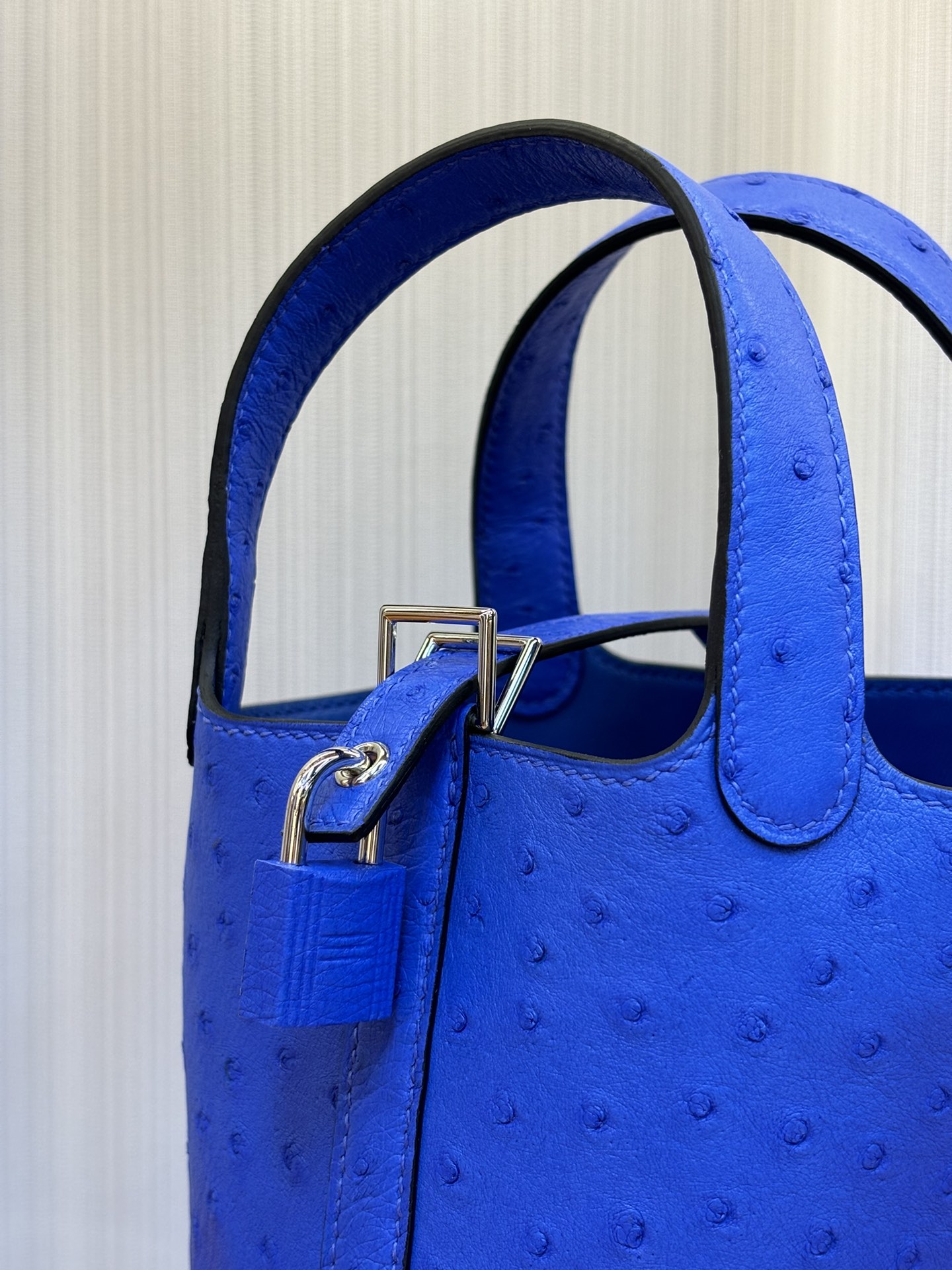 Hermès Hermes practical bucket bag high-end rare leather electric blue