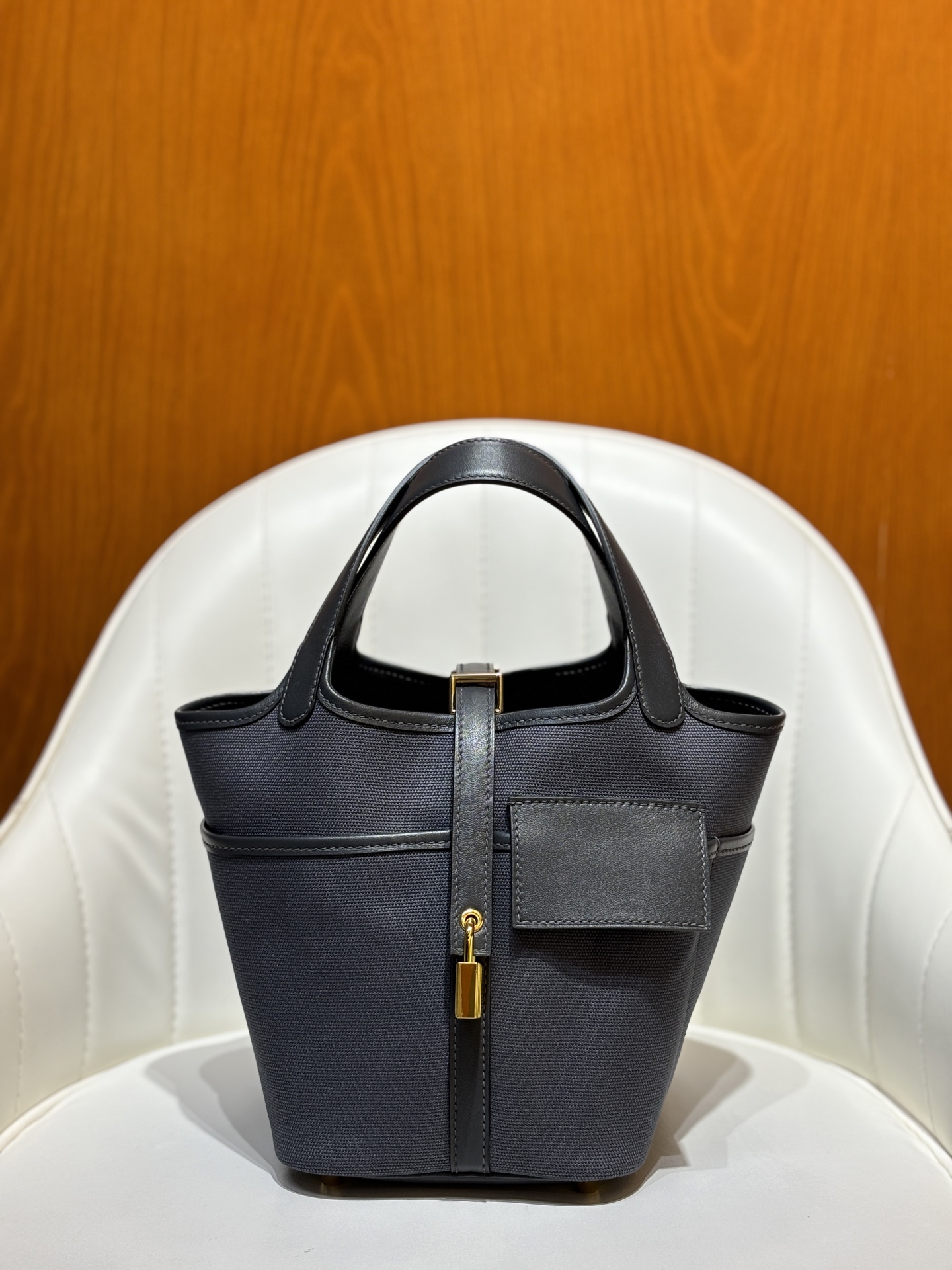 NO:699279,Slate gray/gold buckle Cargo vegetable basket 18cm Swift leather and canvas Semi-handmade full wax thread quality Real stock, Hermes, hermes, stuart weitzman, Hermes,19860909石板灰/金扣 Cargo 菜篮子18cm Swift皮拼帆布 半手工全蜡线品质 现货实拍,爱马仕,hermes,stuart weitzman,Hermes,,Bag