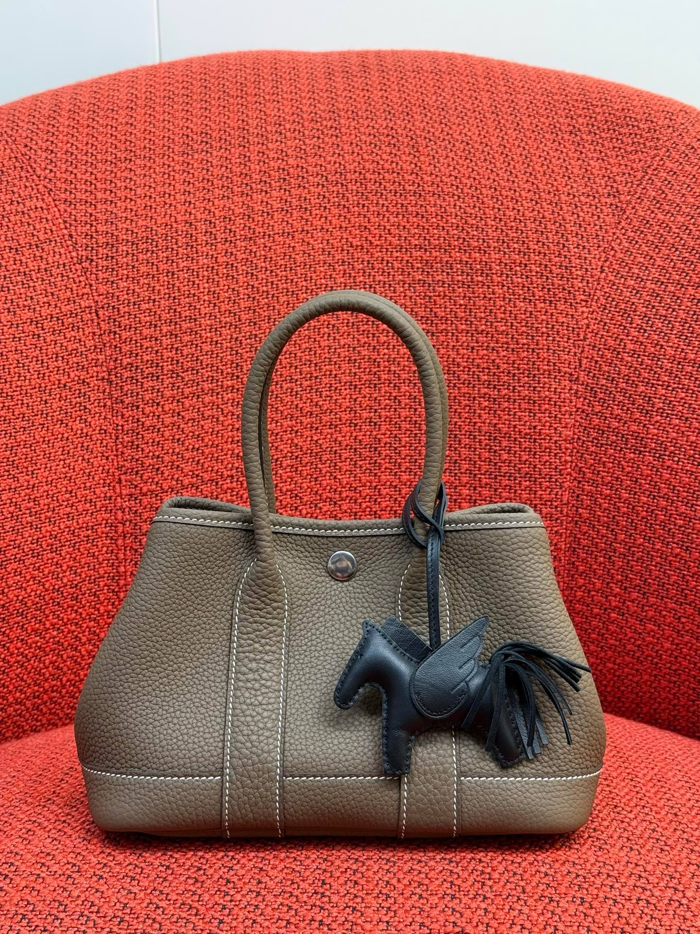 Hermès Elephant Gray