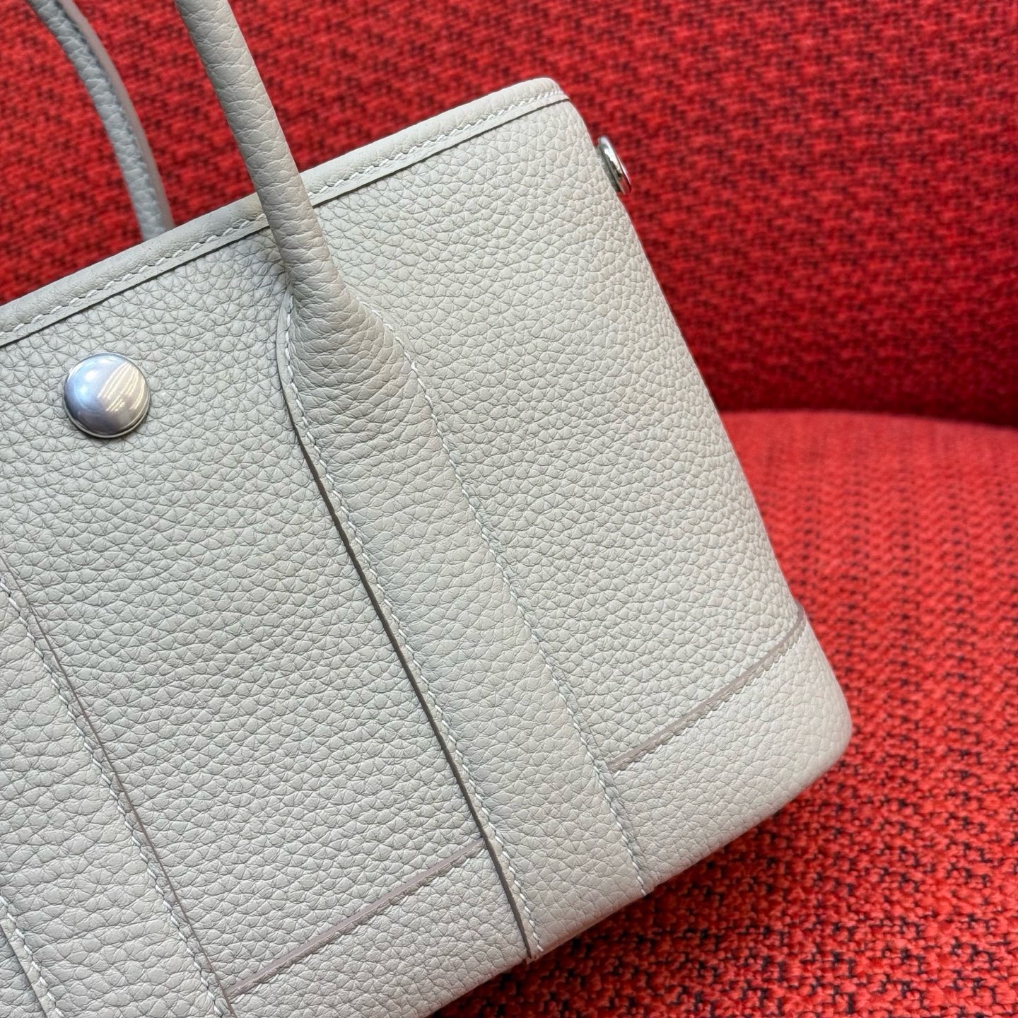 NO:919447,Glacier white latest garden bag Neo (mini) garden full leather size 23x16x10 Ntogo leather wax thread to version handcraft, Hermes, hermes, Hermes,19860909冰川白 最新款花园包 Neo（mini）garden 全皮款 尺寸23x16x10 Ntogo皮 蜡线对版 手工工艺,爱马仕,hermes,Hermes,,Bag