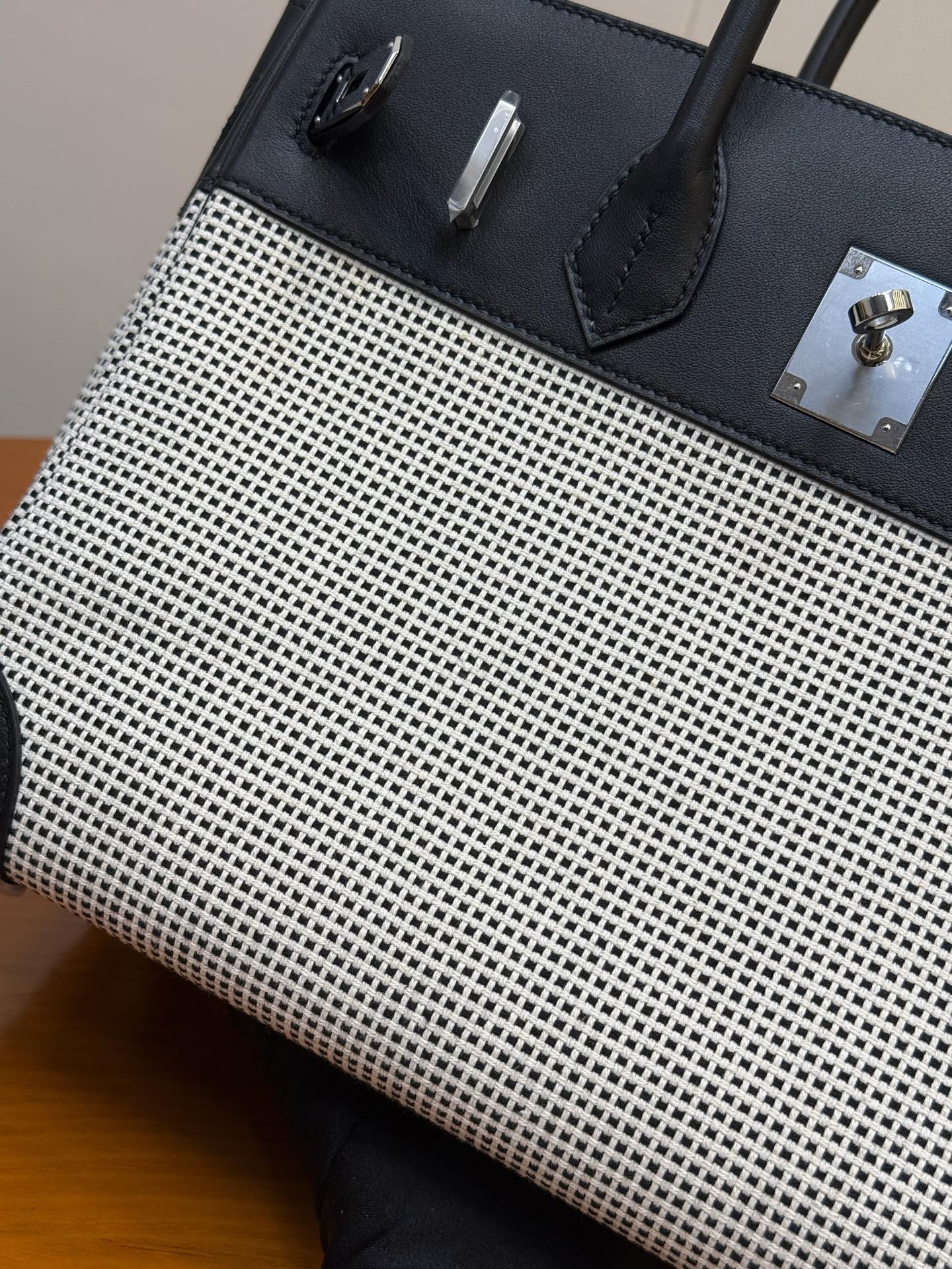 Birkin 30cm Panda Color Swift Leather and Waffle Canvas Tote Bag 15 i1753330891807 1644 0 14