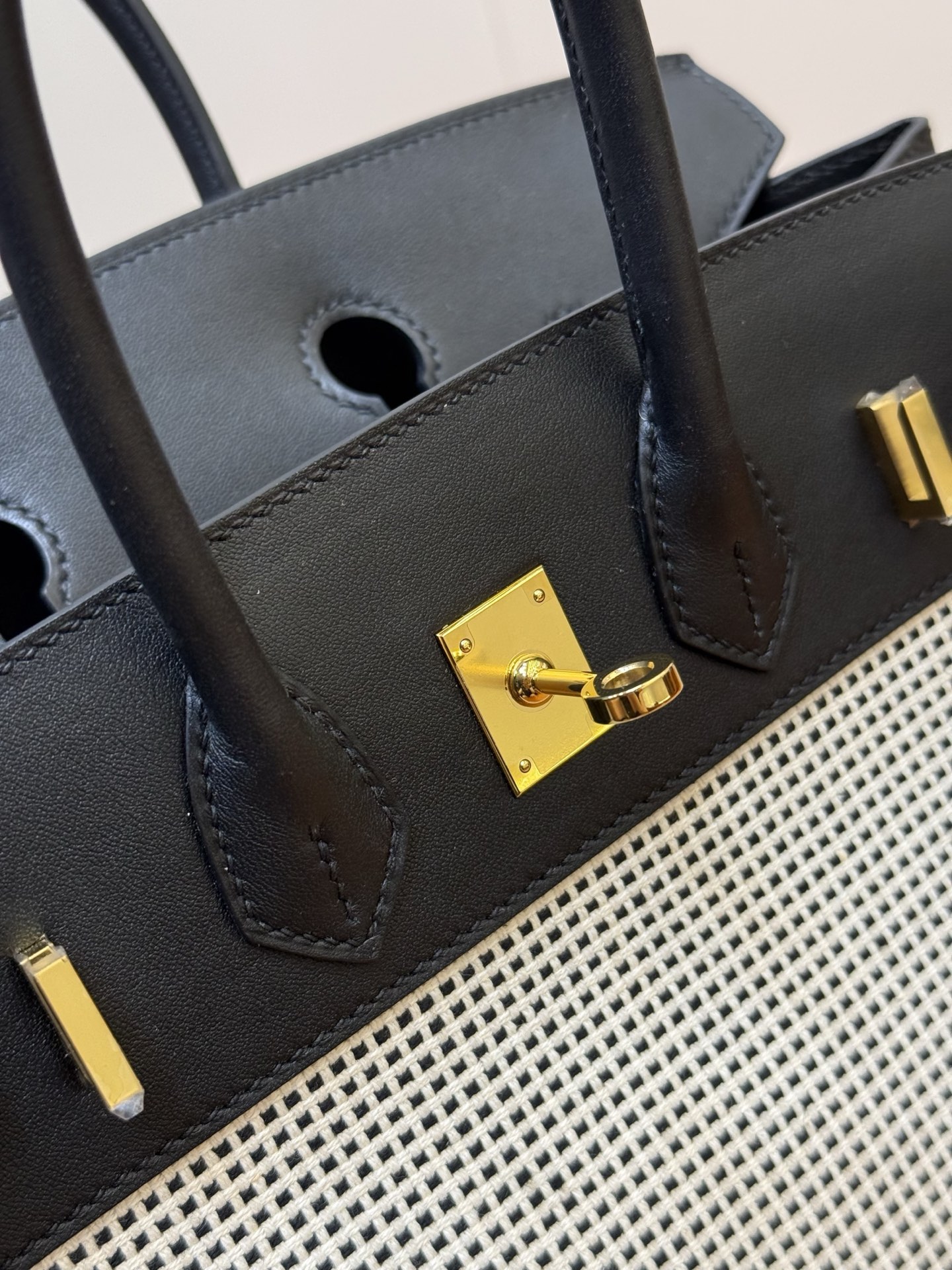 Birkin 25cm Panda Color Handbag, Swift Leather and Waffle Canvas with Gold Hardware 11 i1753331026181 3582 0 9